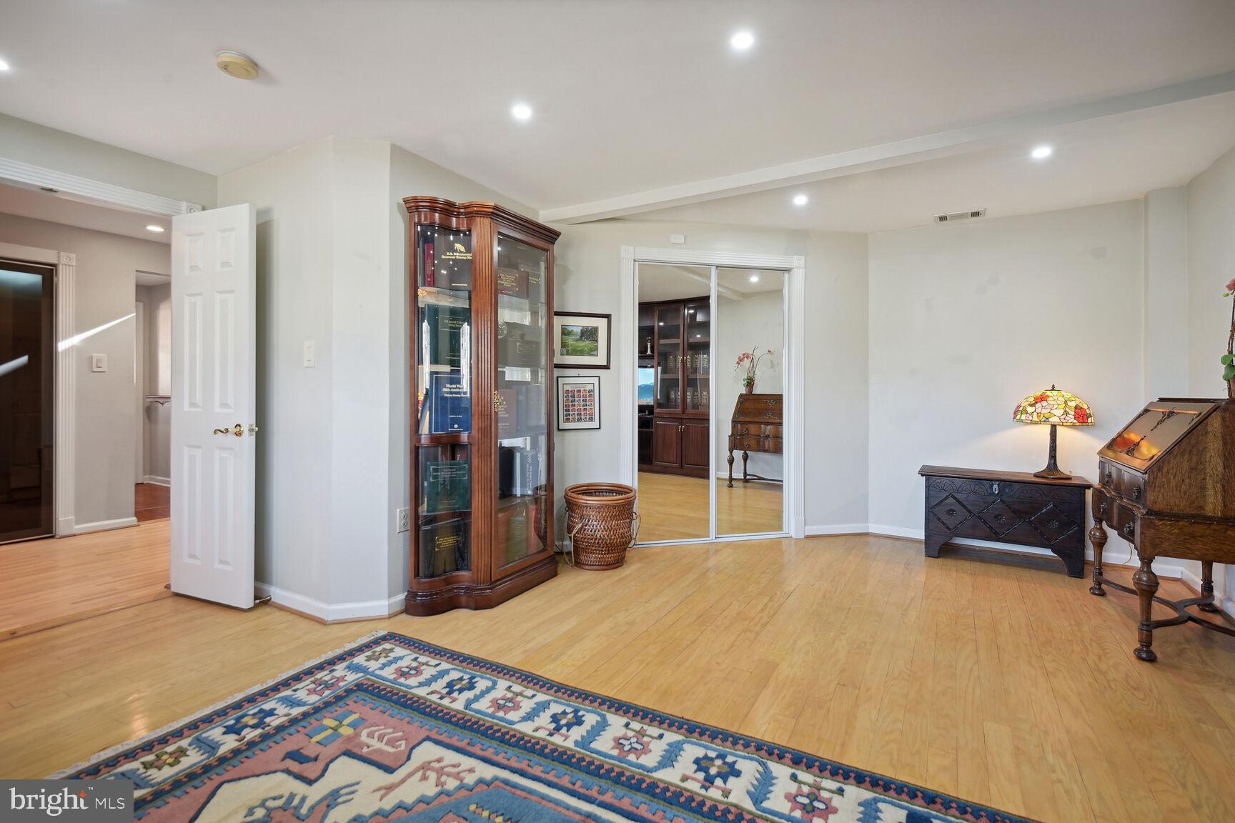 BURNING TREE VALLEY - Residential