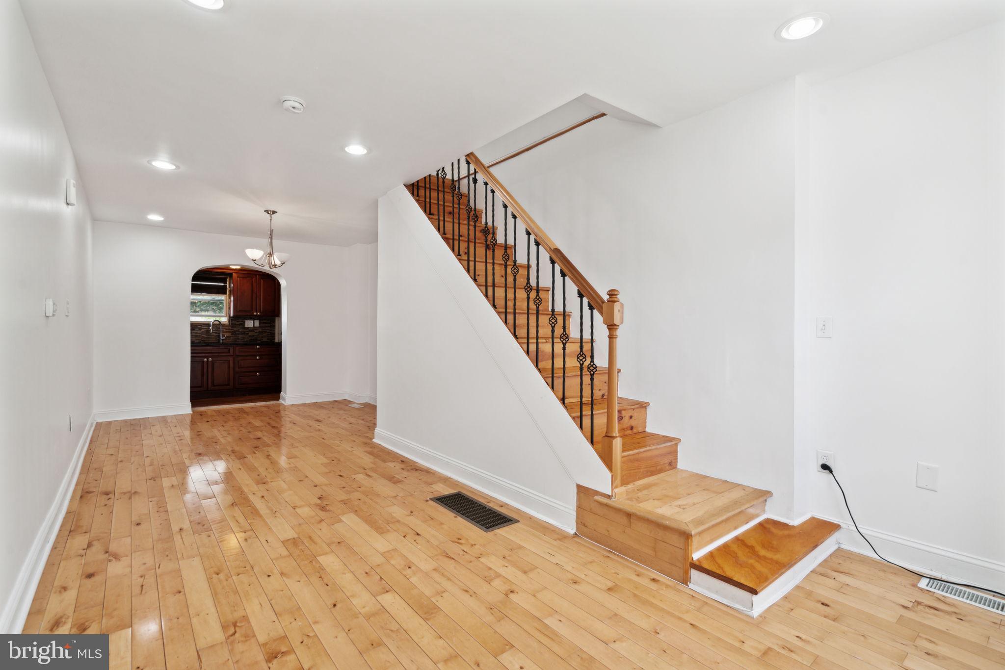 2553 COLLINS STREET