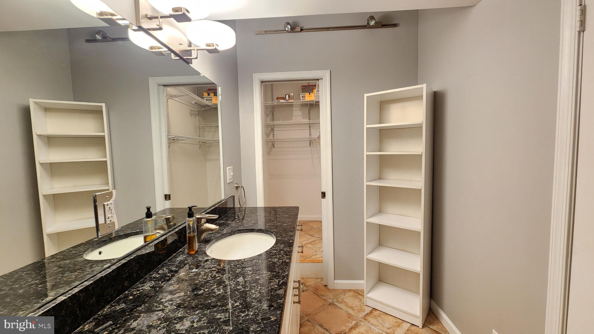 OLD TOWN ALEXANDRIA - Residential Lease