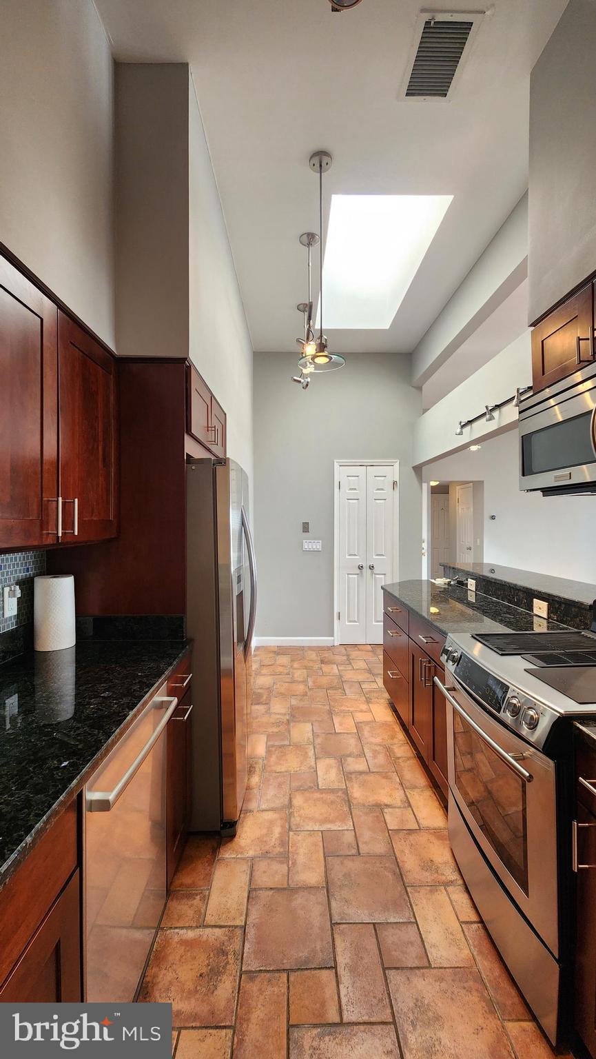 OLD TOWN ALEXANDRIA - Residential Lease