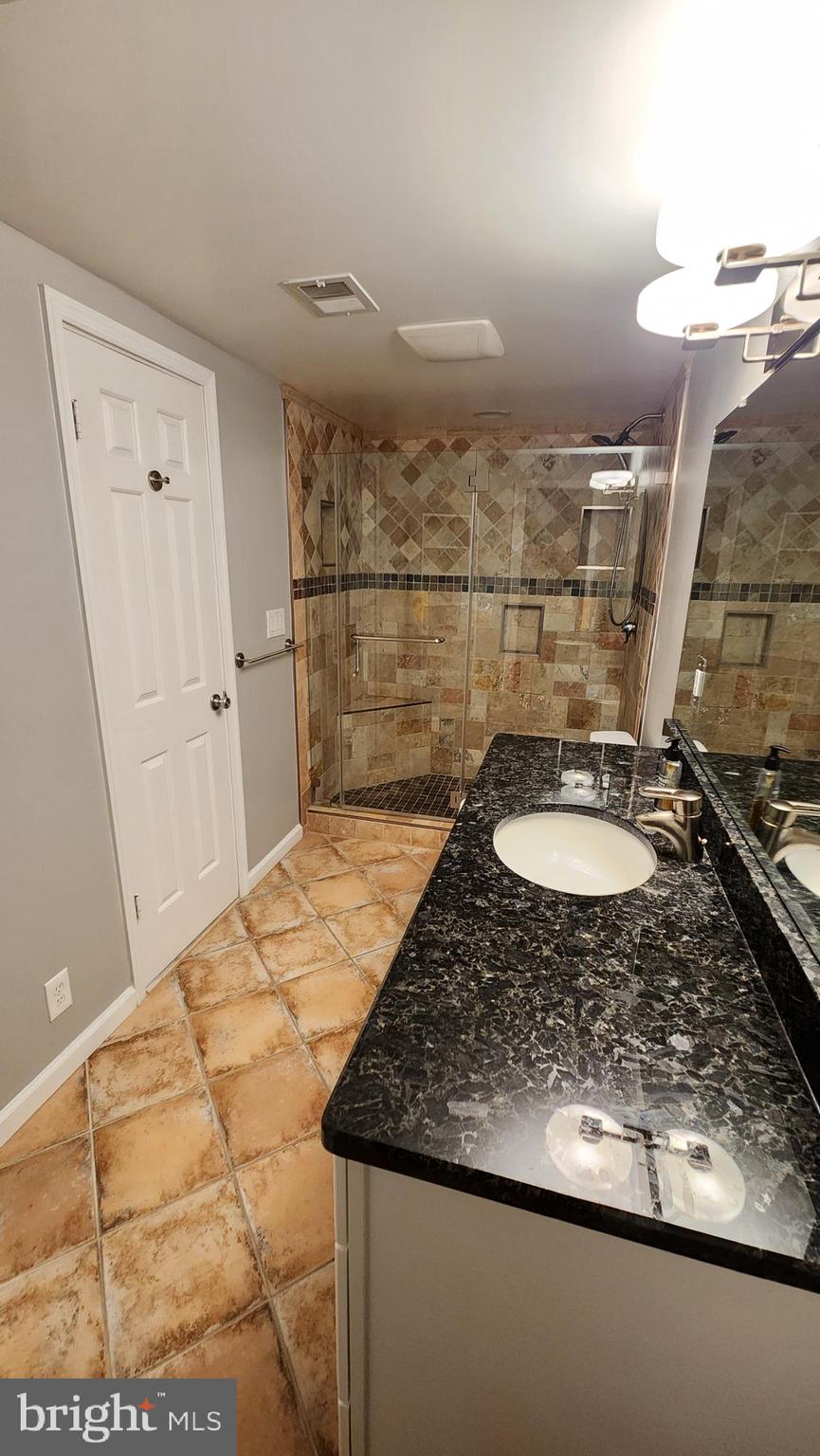 OLD TOWN ALEXANDRIA - Residential Lease