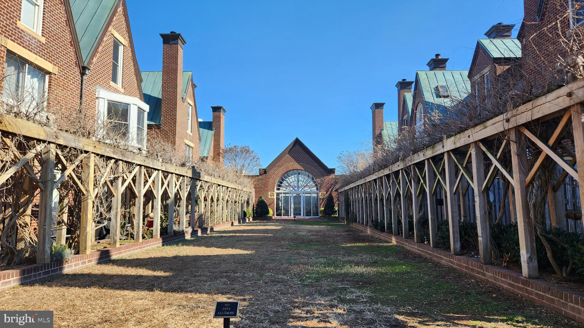 OLD TOWN ALEXANDRIA - Residential Lease