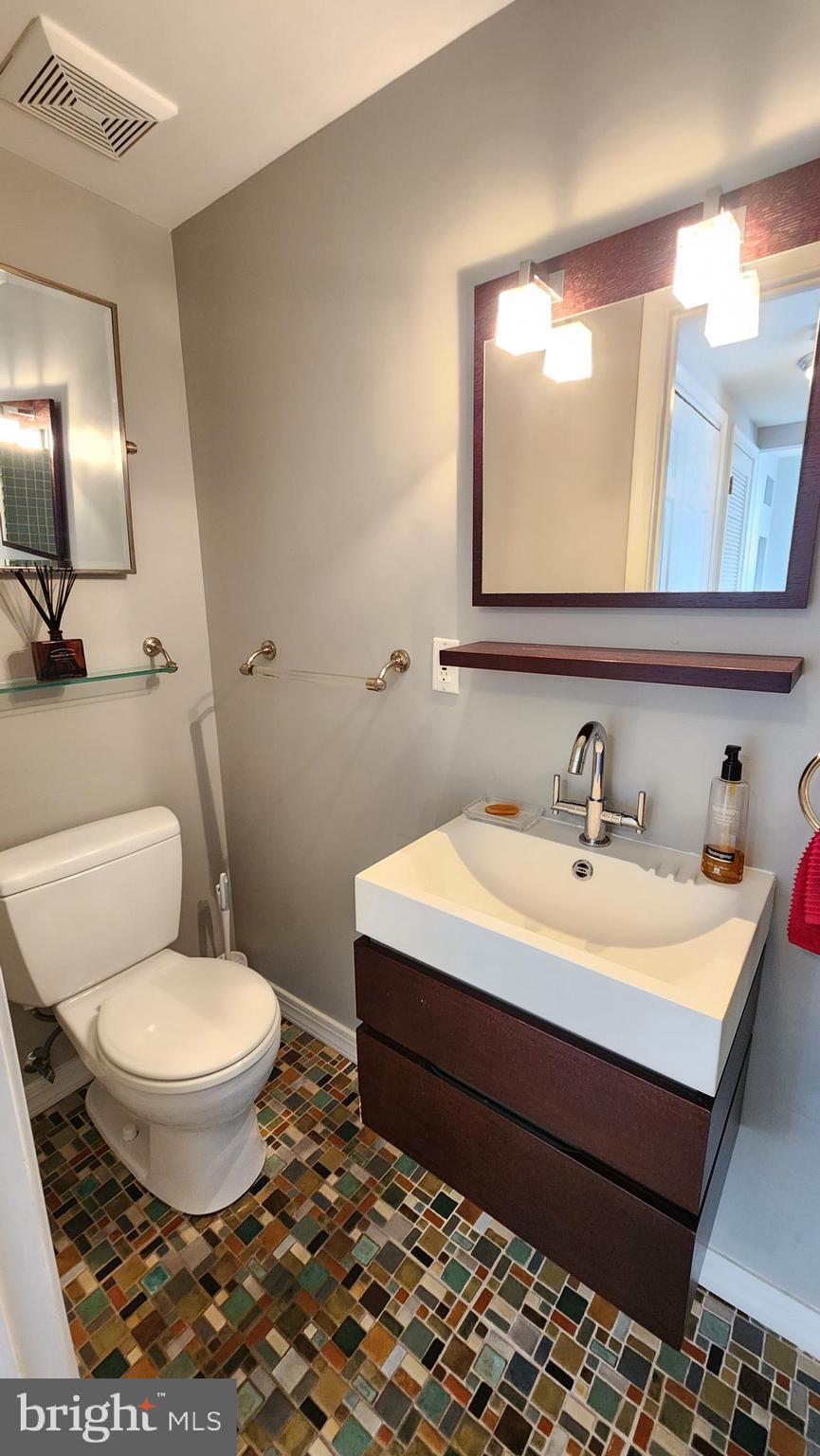 OLD TOWN ALEXANDRIA - Residential Lease