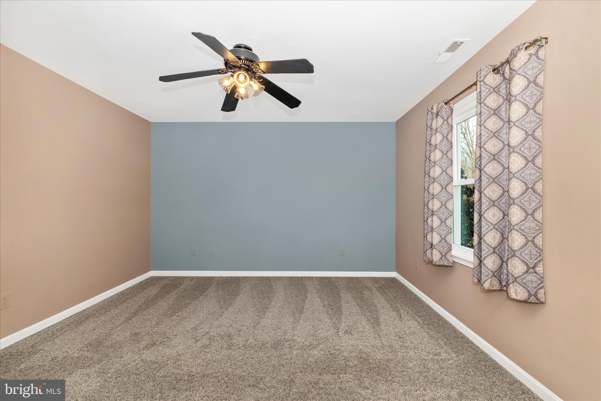 COLONIAL HEIGHTS - Residential