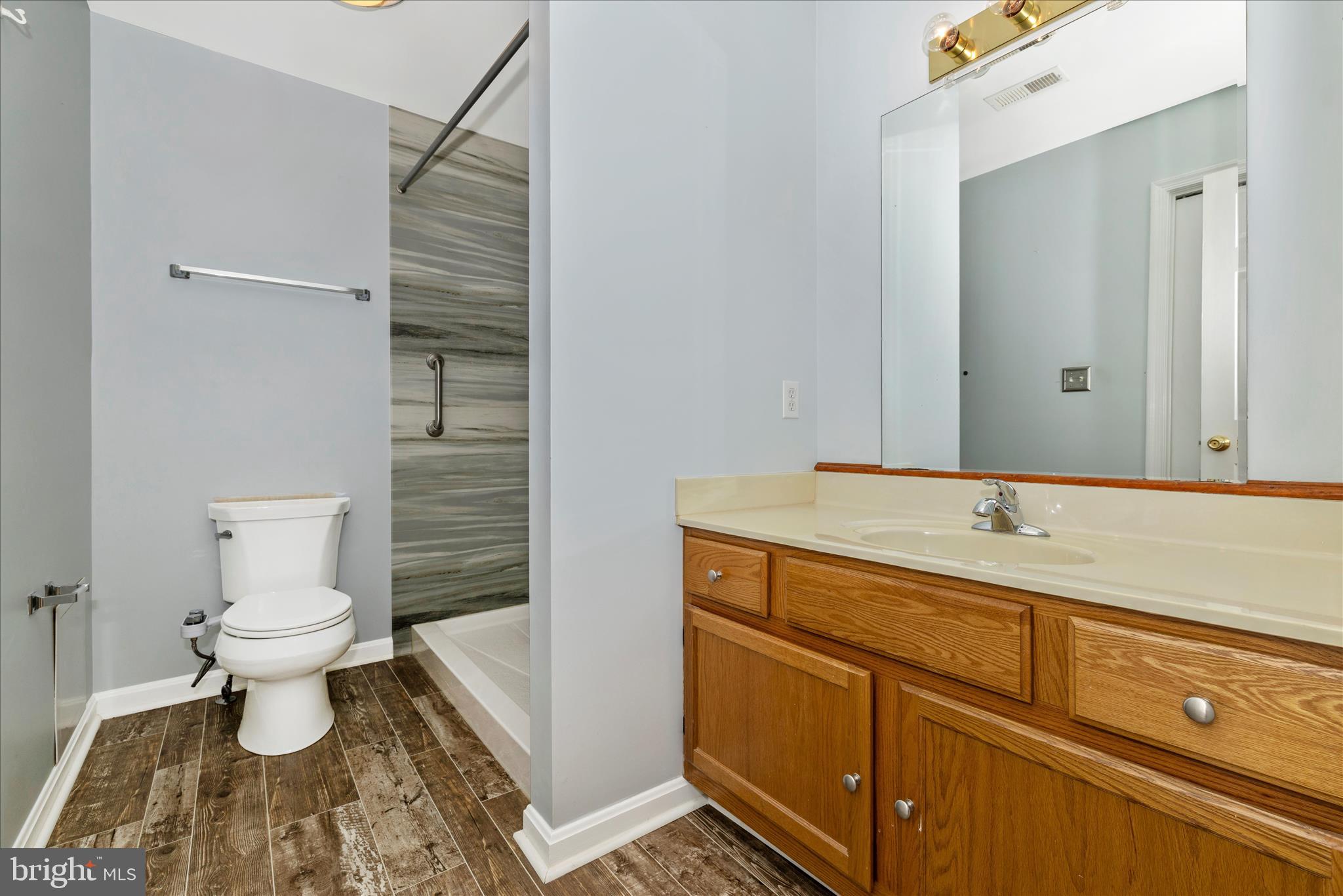 COLONIAL HEIGHTS - Residential