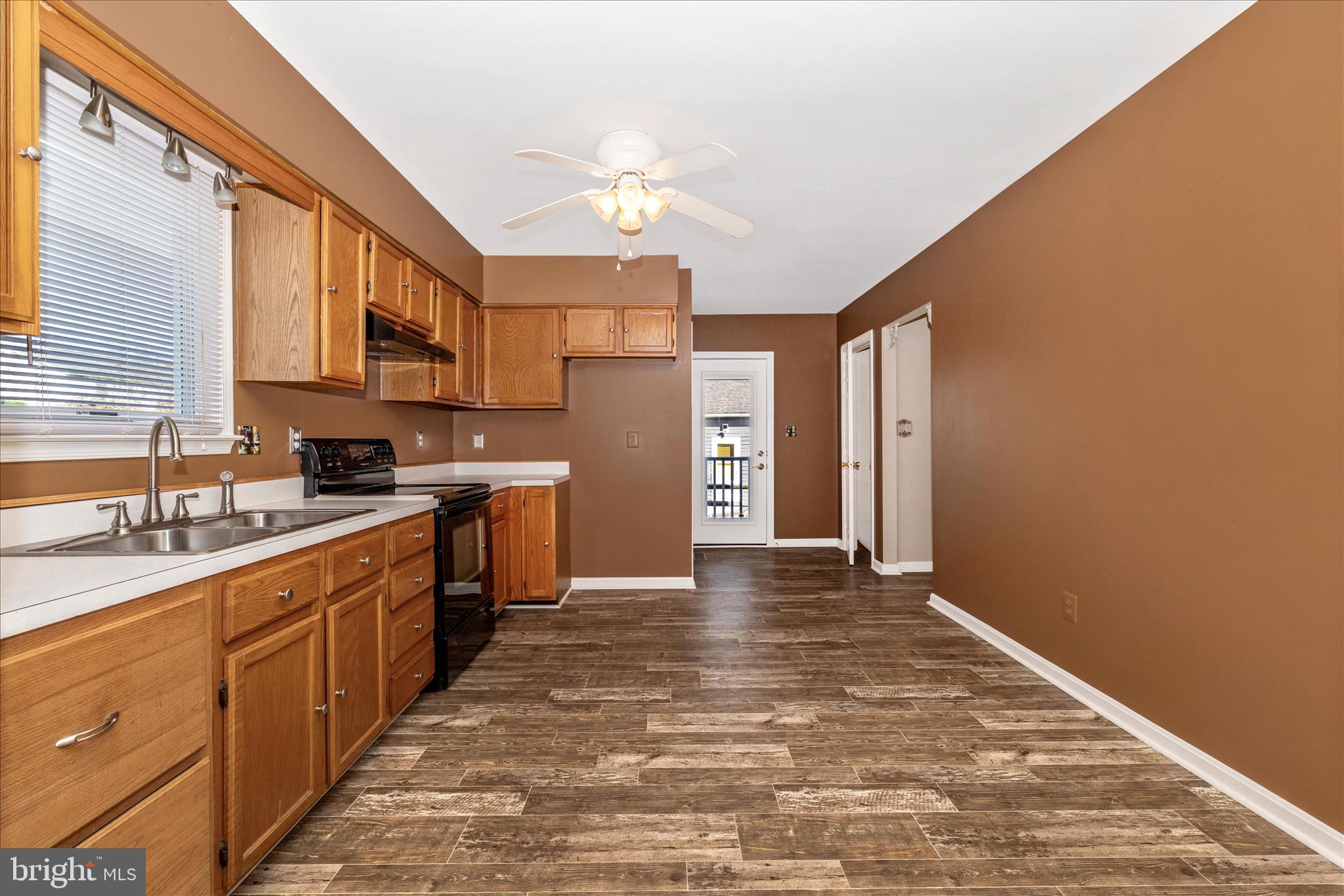 COLONIAL HEIGHTS - Residential