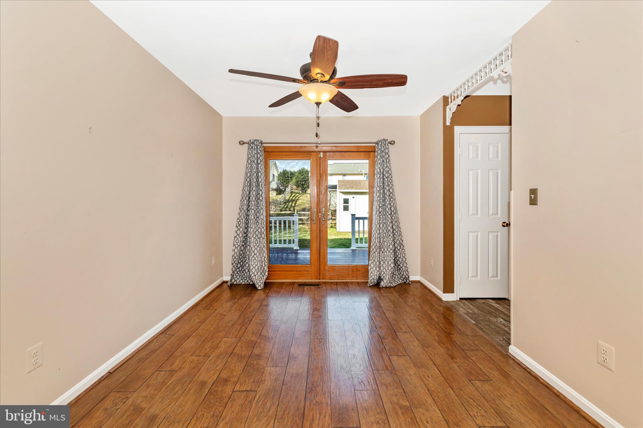 COLONIAL HEIGHTS - Residential