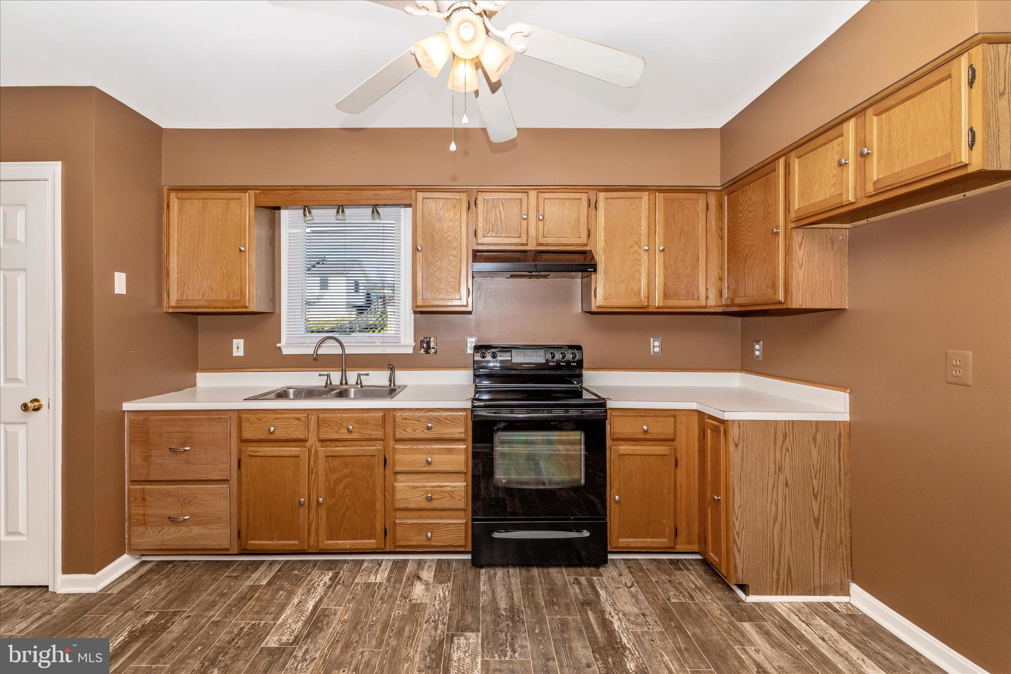 COLONIAL HEIGHTS - Residential