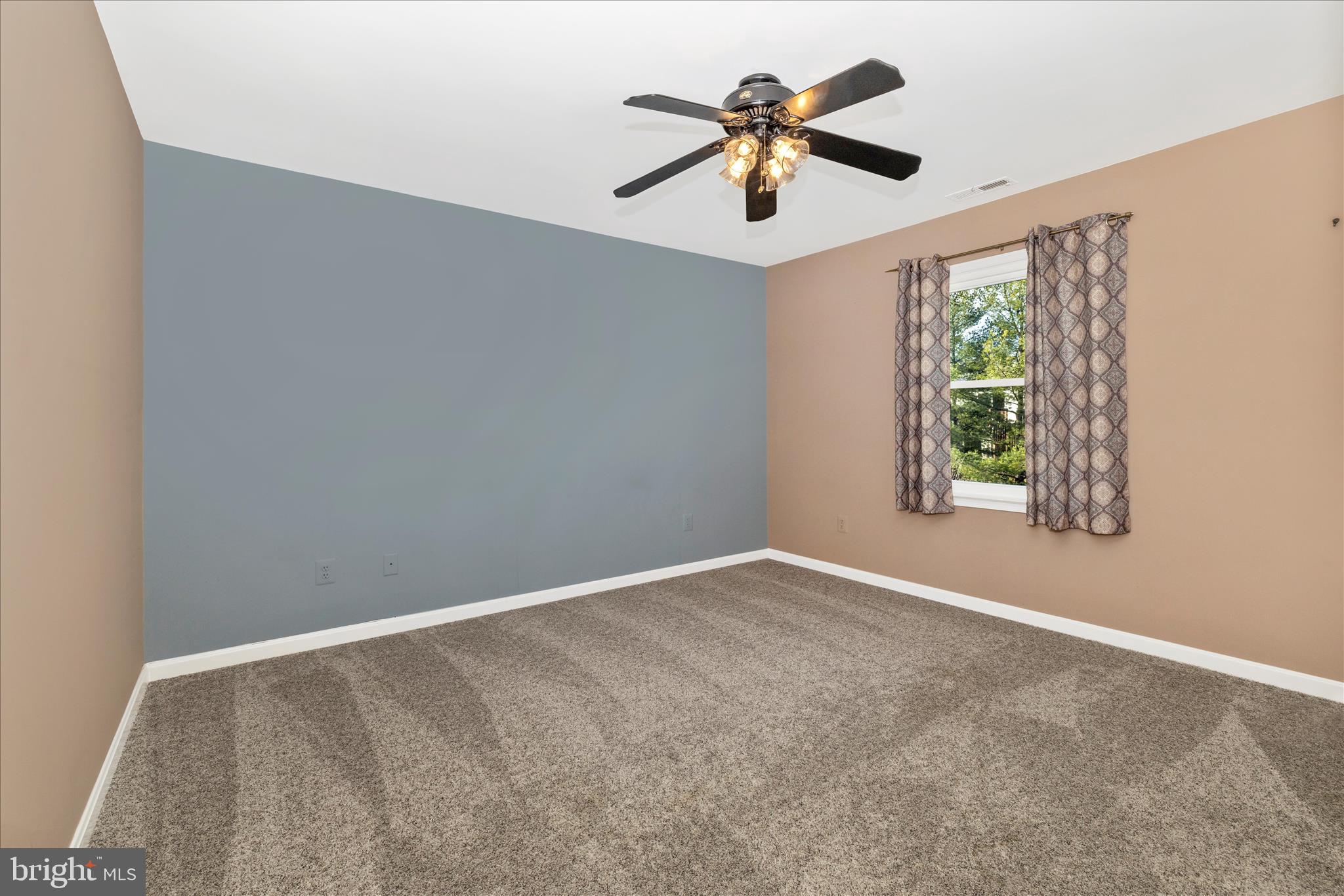 COLONIAL HEIGHTS - Residential