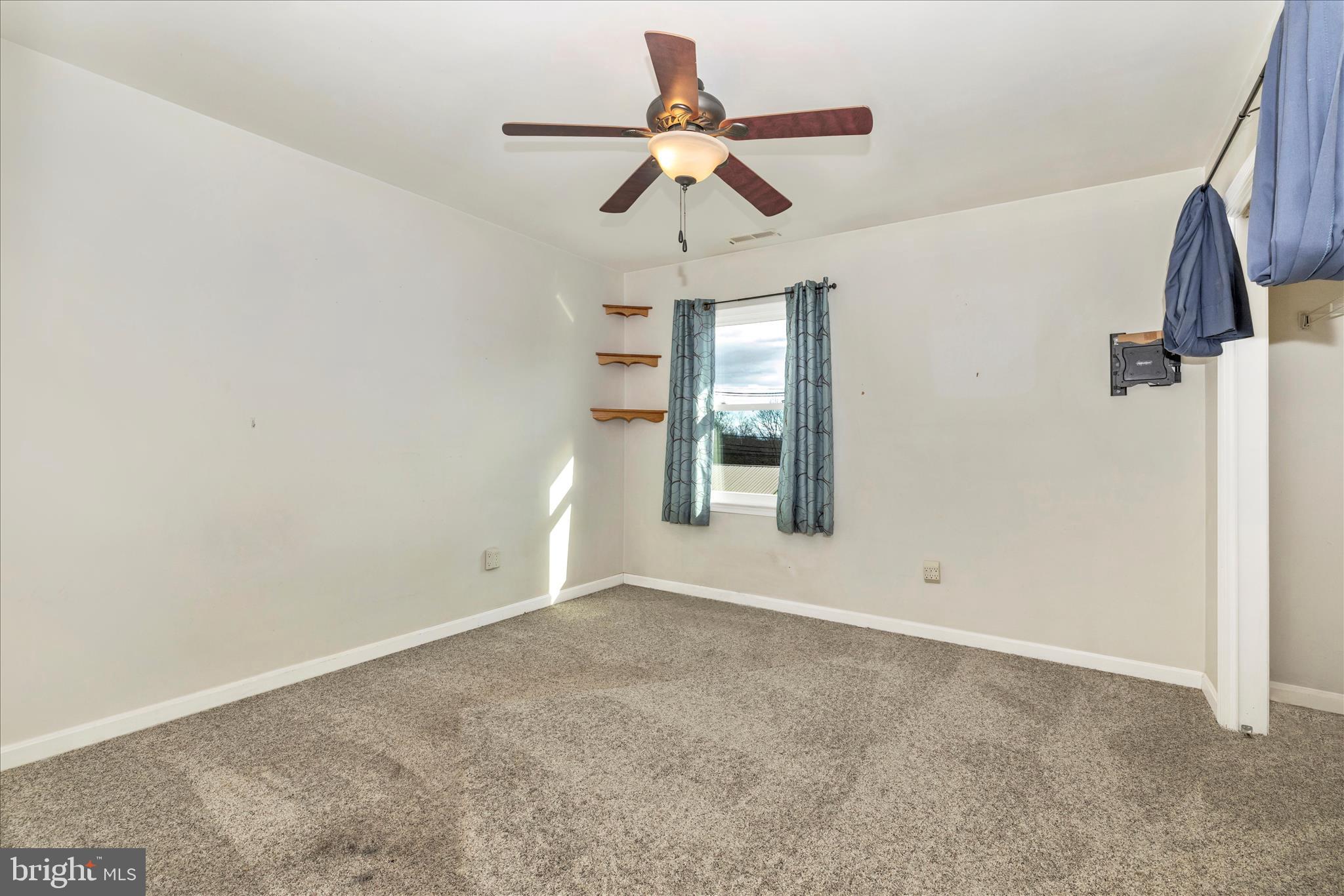 COLONIAL HEIGHTS - Residential