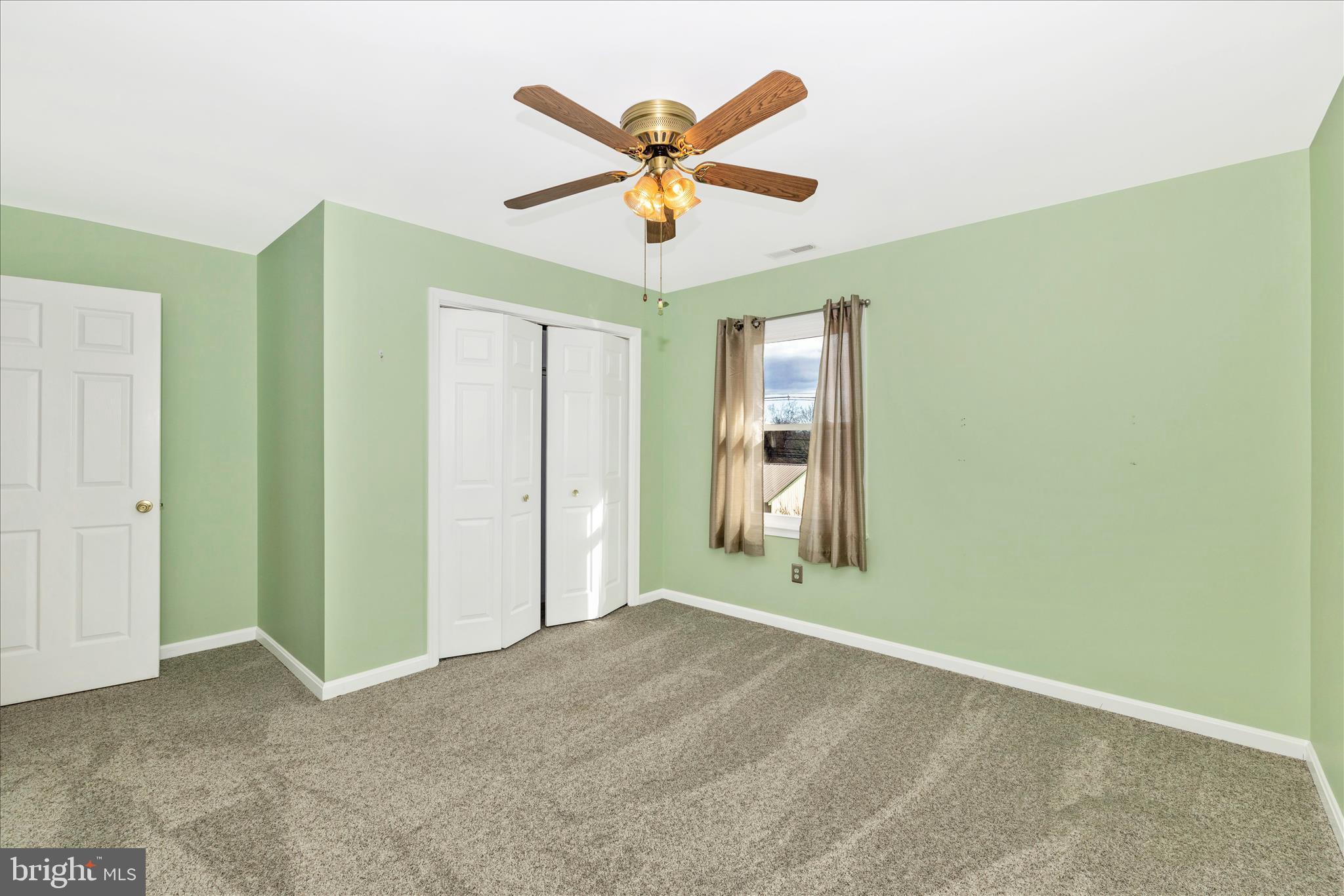 COLONIAL HEIGHTS - Residential