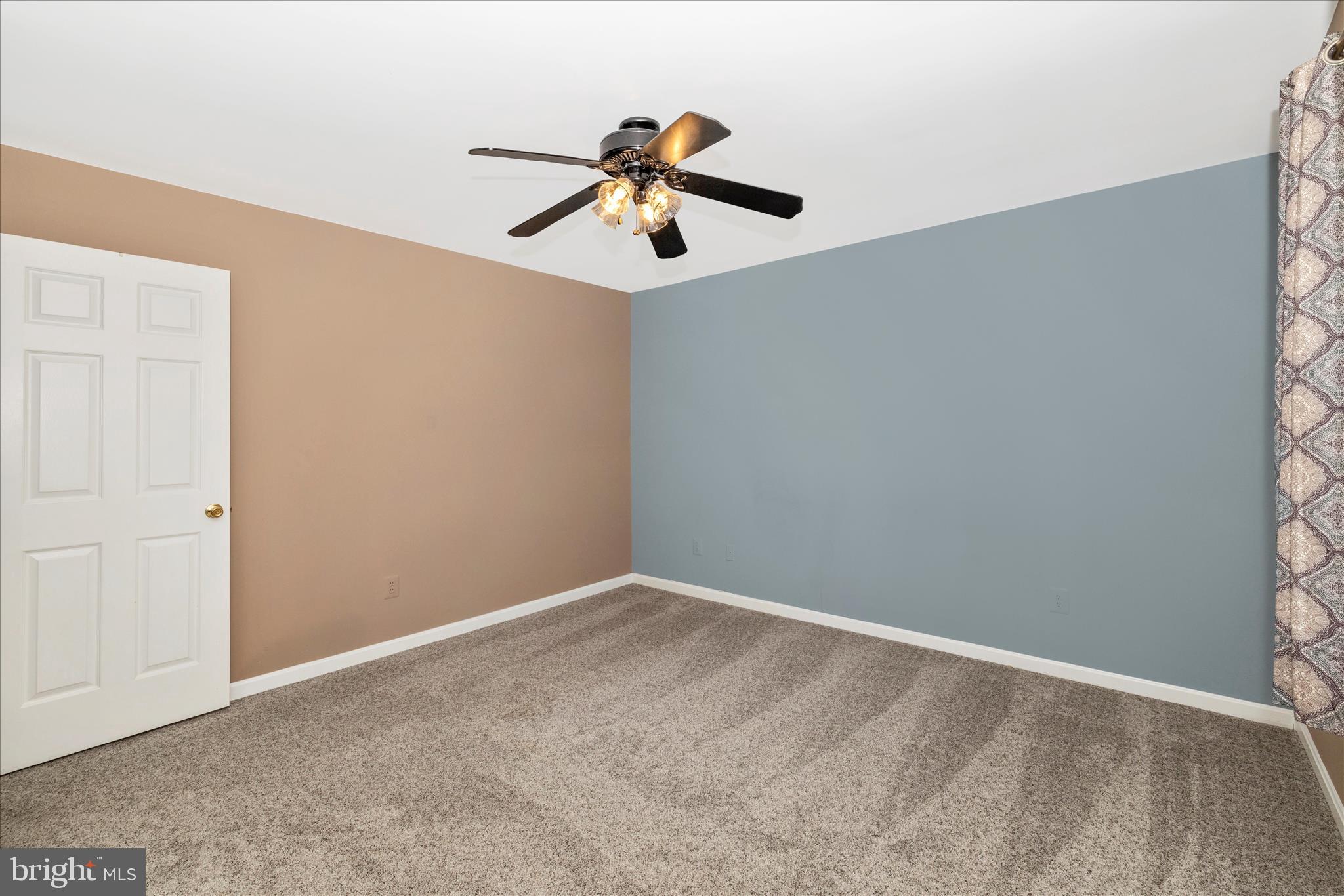 COLONIAL HEIGHTS - Residential