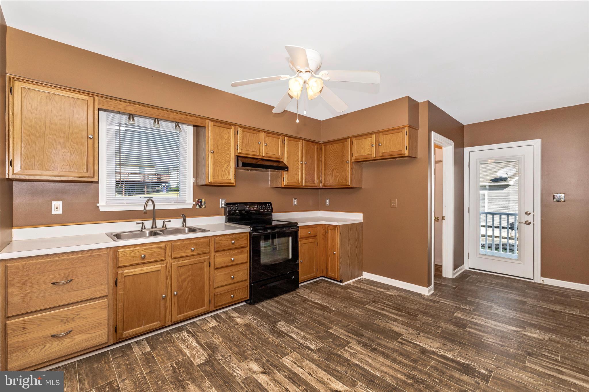 COLONIAL HEIGHTS - Residential