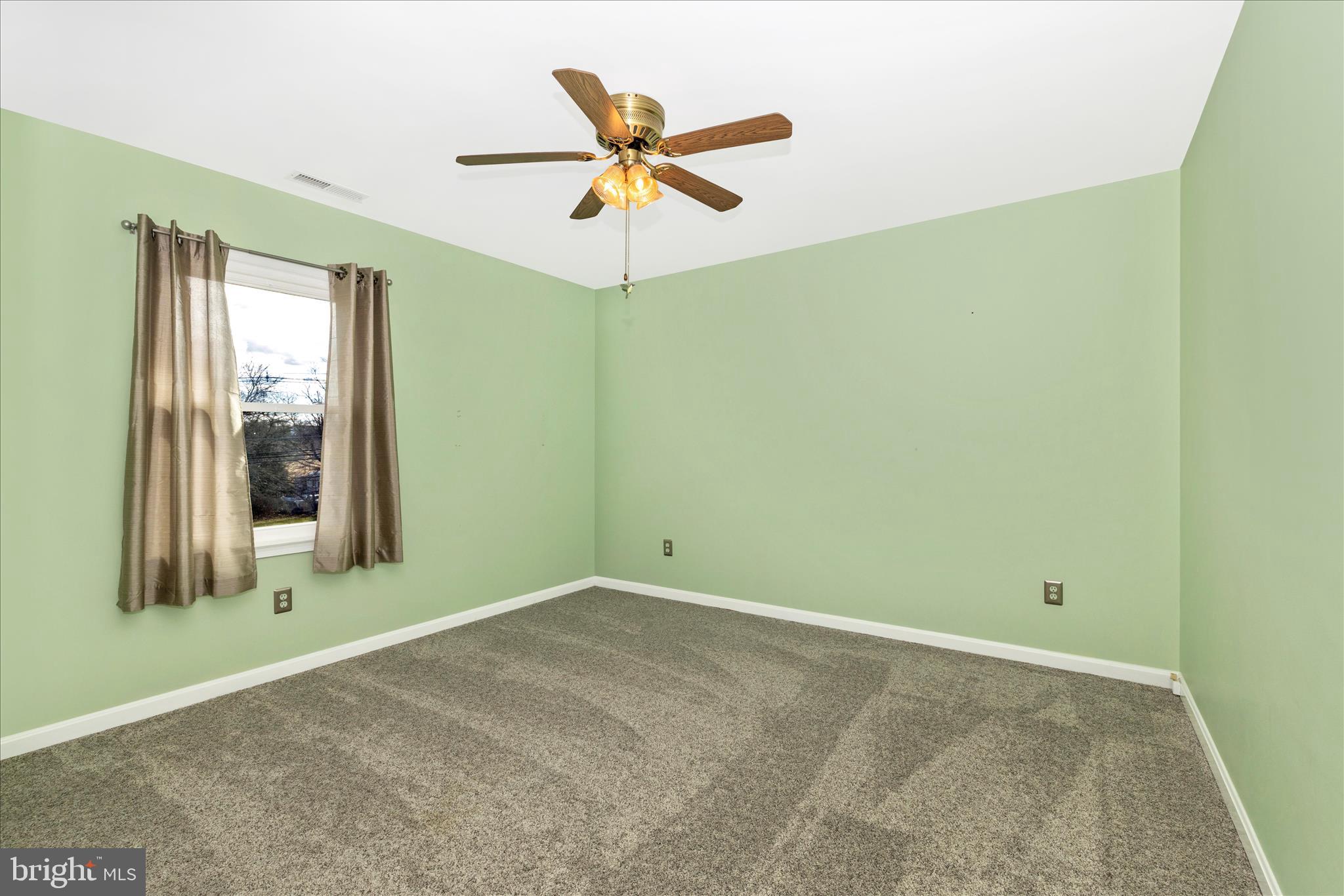 COLONIAL HEIGHTS - Residential