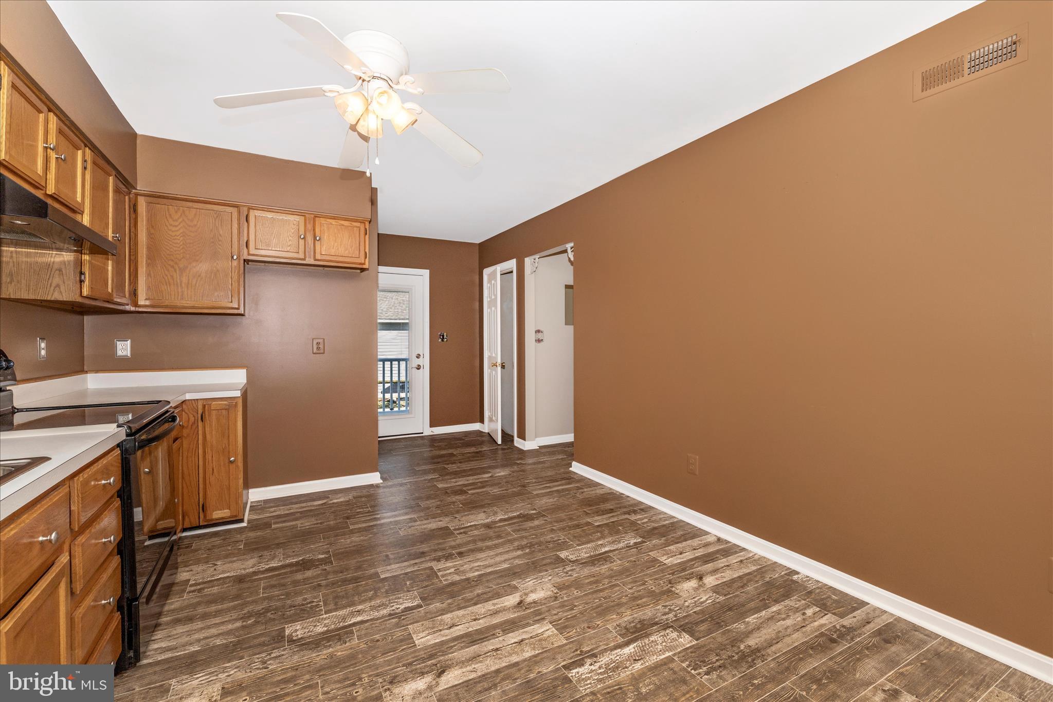 COLONIAL HEIGHTS - Residential