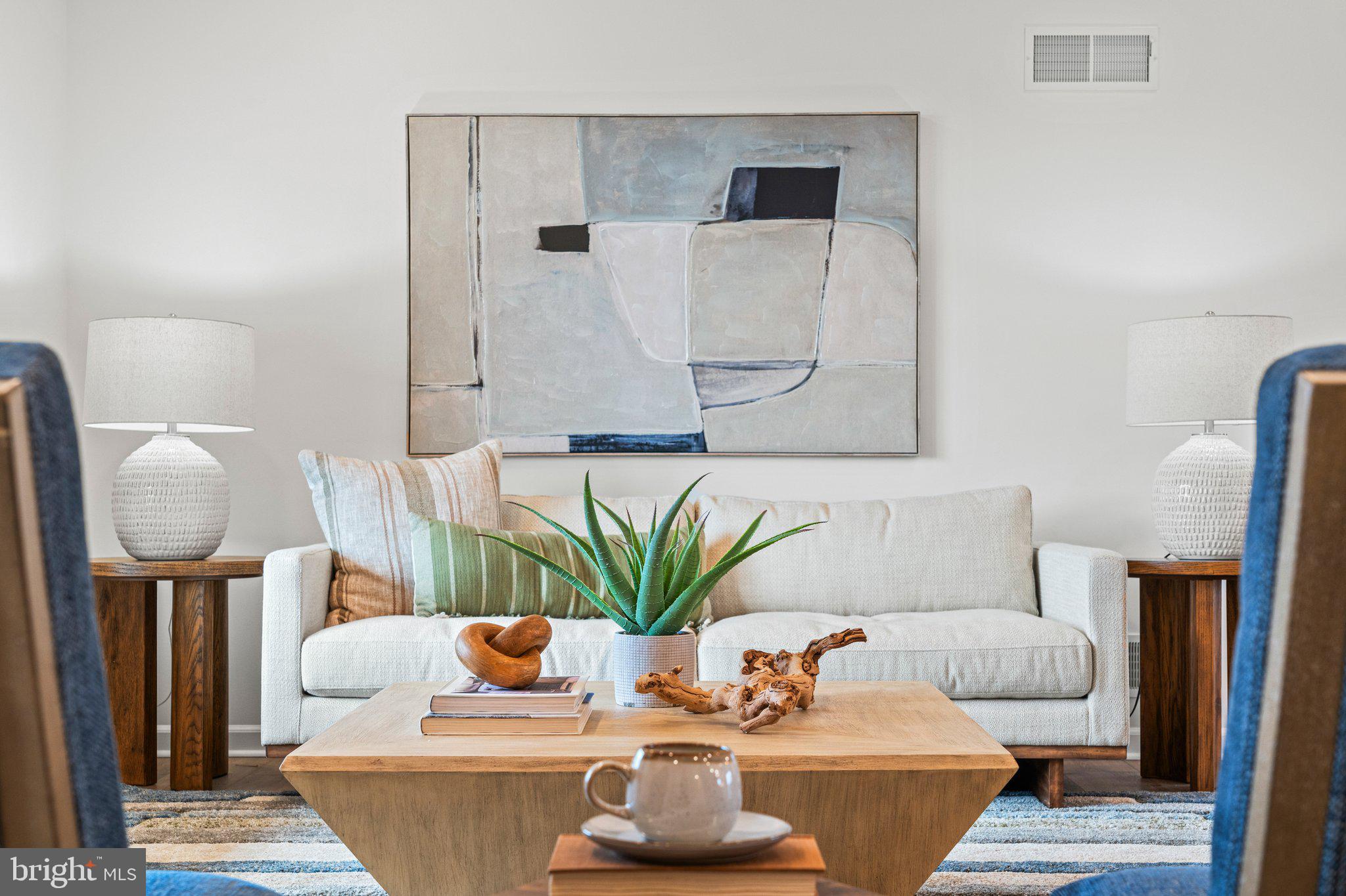 MOUNTAIN VIEW - Residential