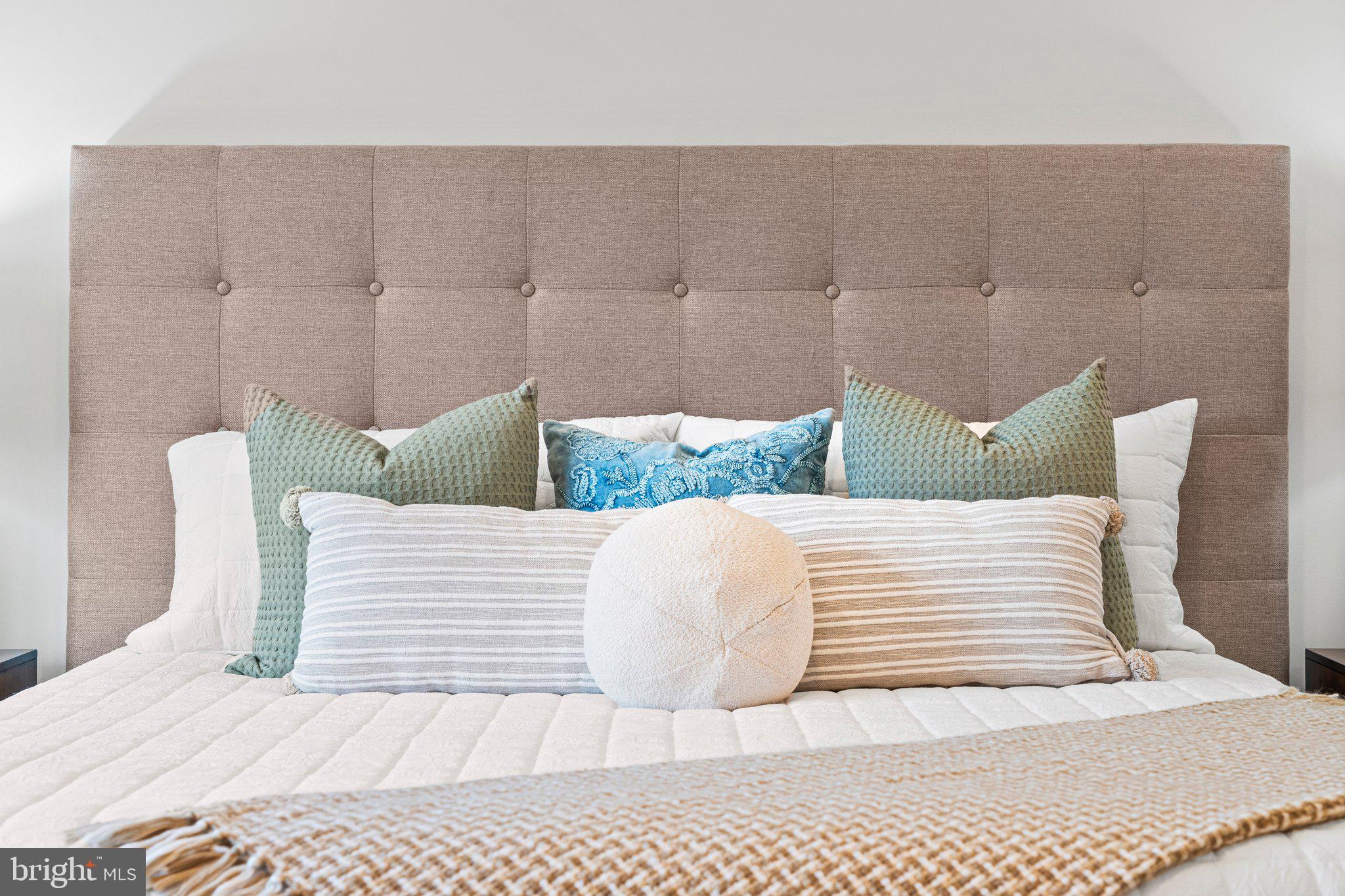 MOUNTAIN VIEW - Residential