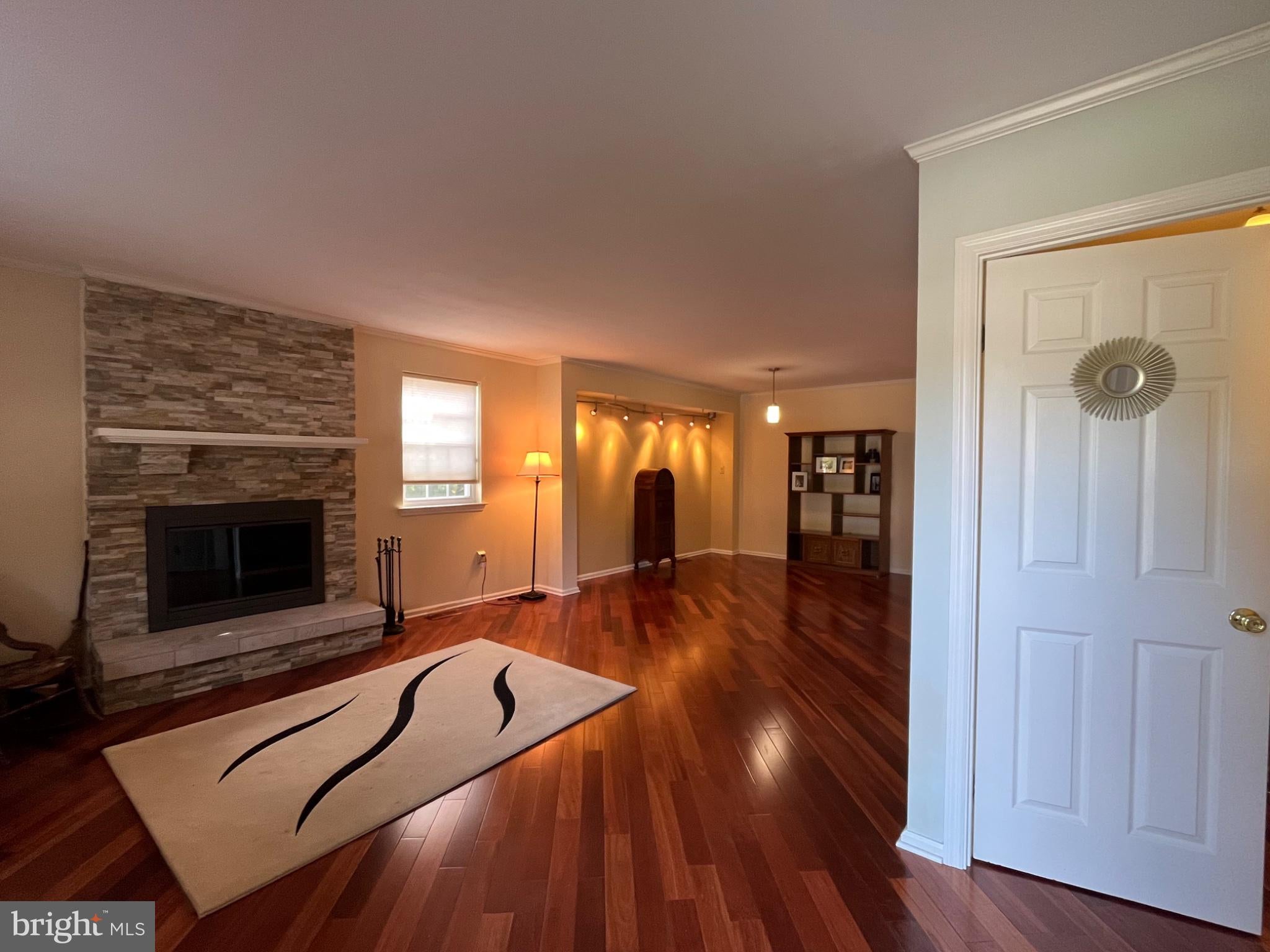 2101 DAWN WAY