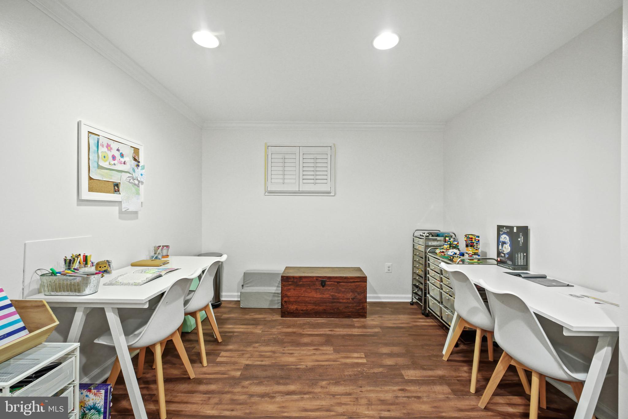 PEER MANOR - Residential