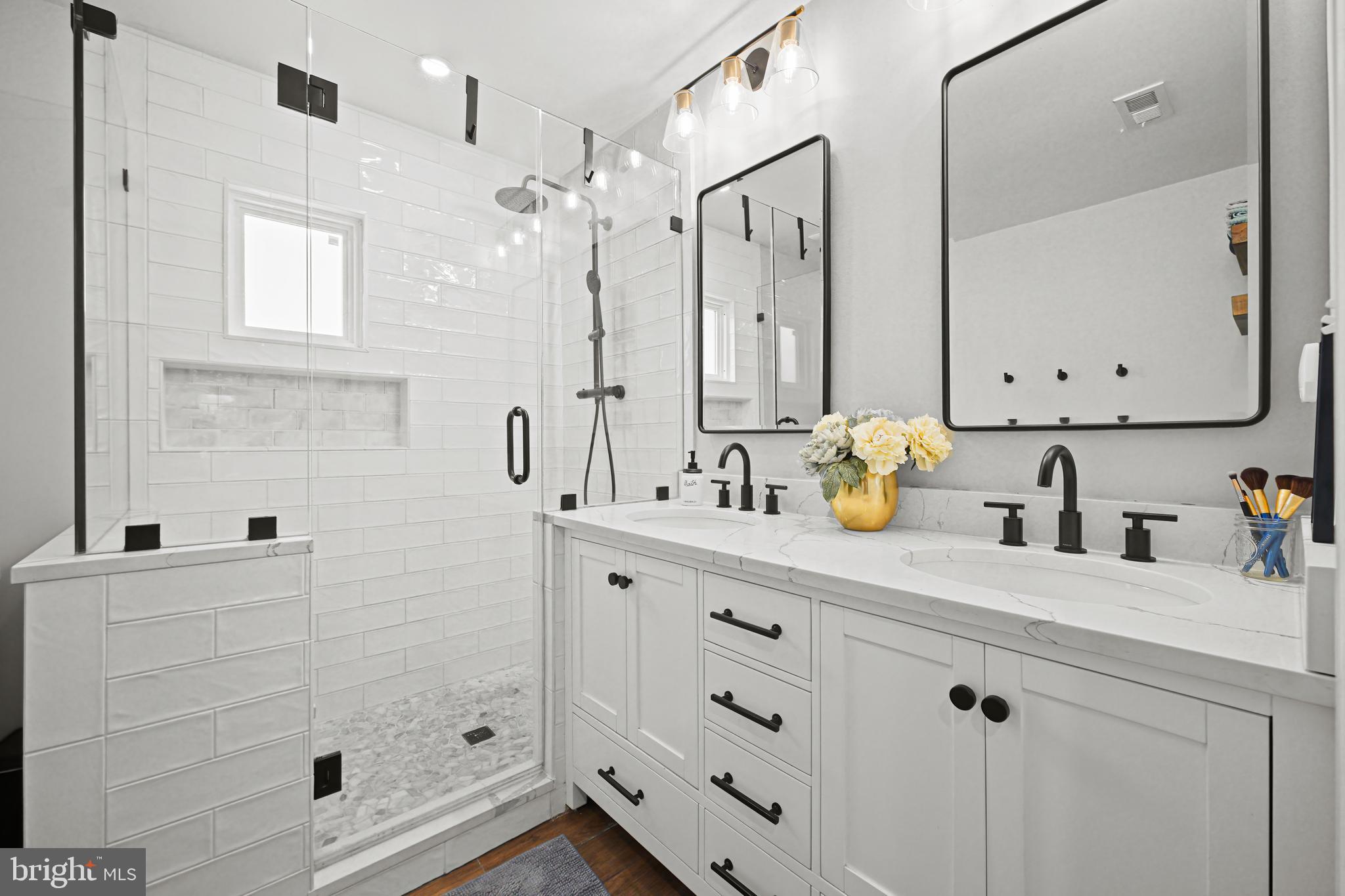 PEER MANOR - Residential