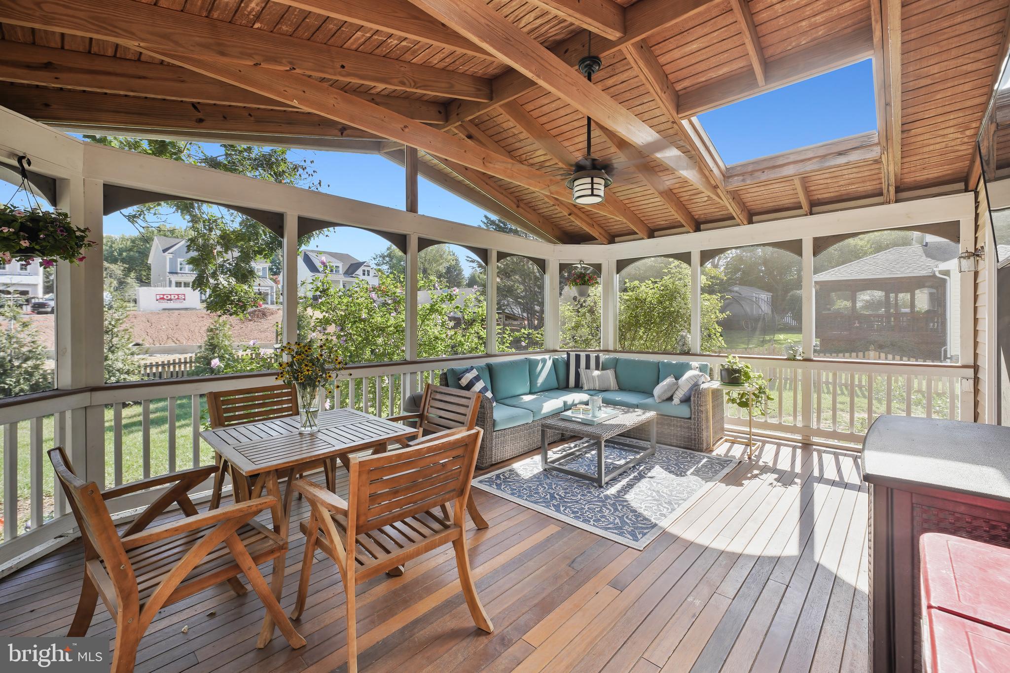 PEER MANOR - Residential