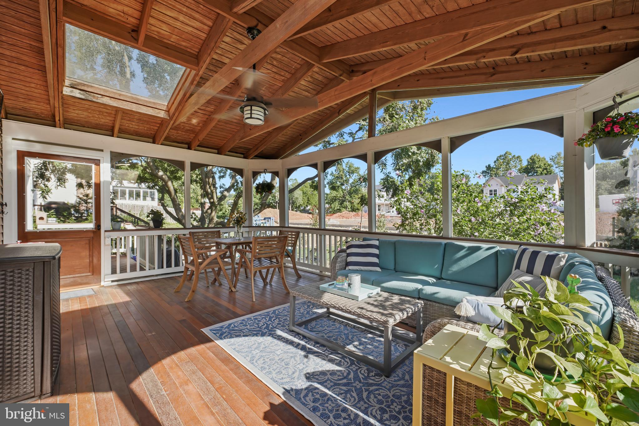 PEER MANOR - Residential