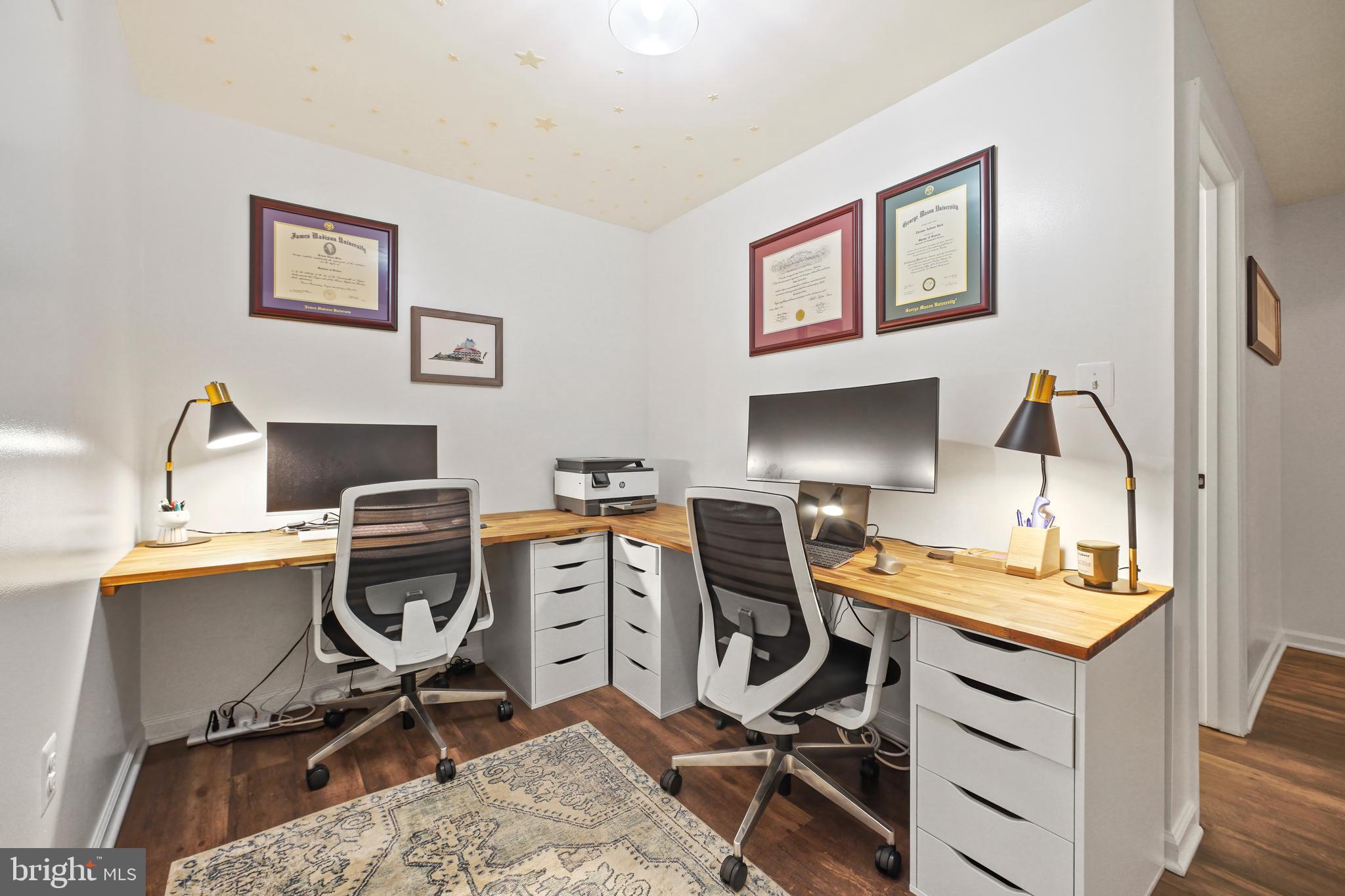 PEER MANOR - Residential