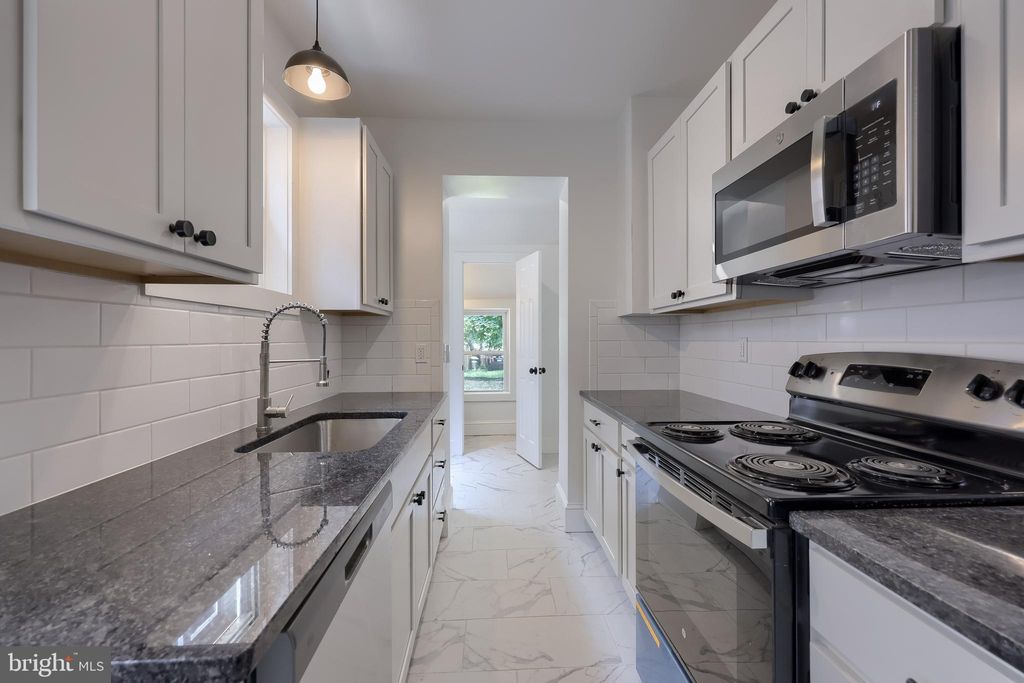 Photo of 311 E Frederick Street, LANCASTER, PA 17602 (MLS # PALA2068254)