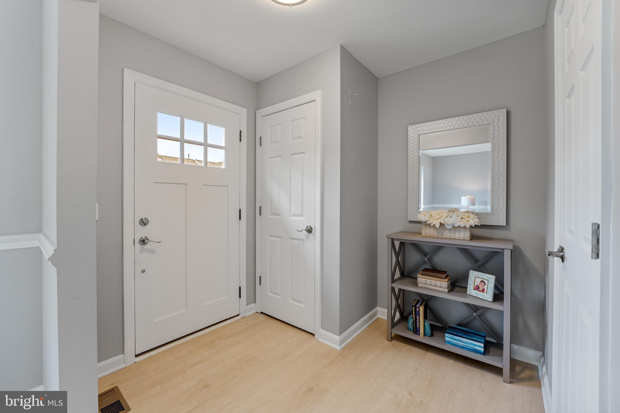 211 ROYAL OAK COURT