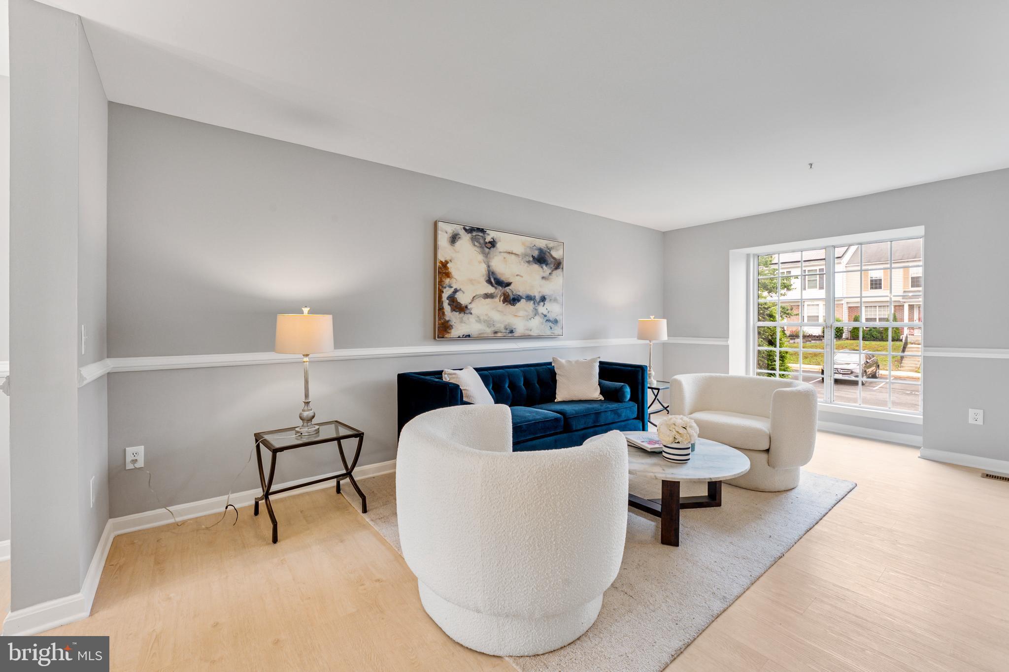 211 ROYAL OAK COURT