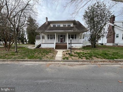 Photo of 20 Spring St, PENNS GROVE, NJ 08069 (MLS # NJSA2018554)