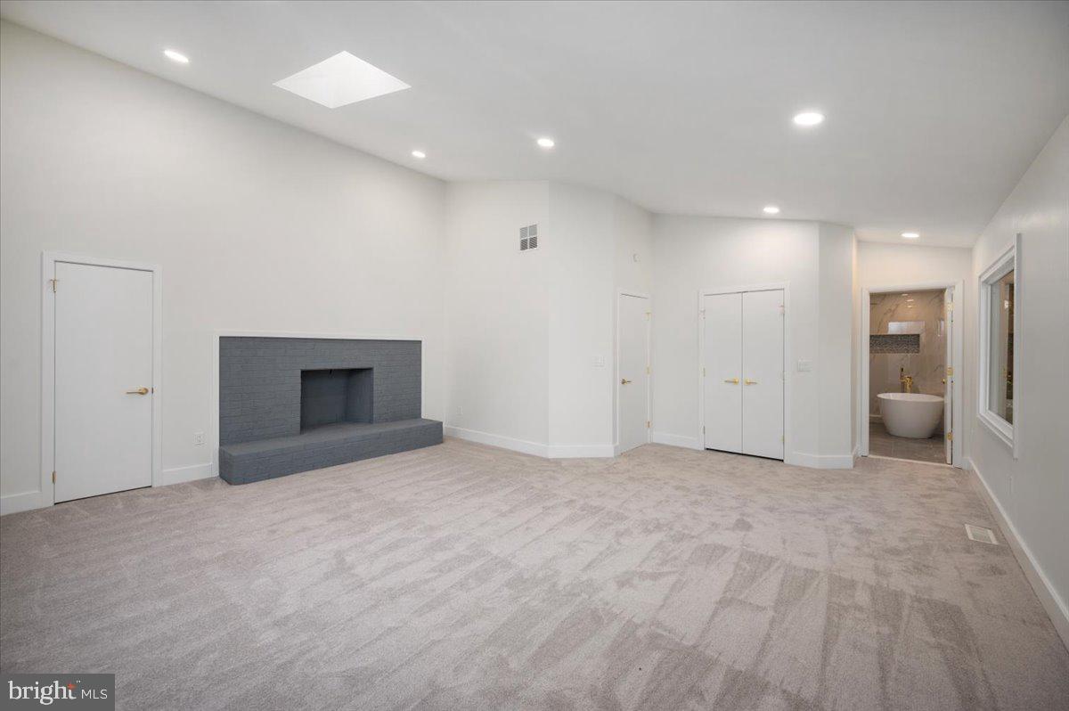 FOXVALE - Residential