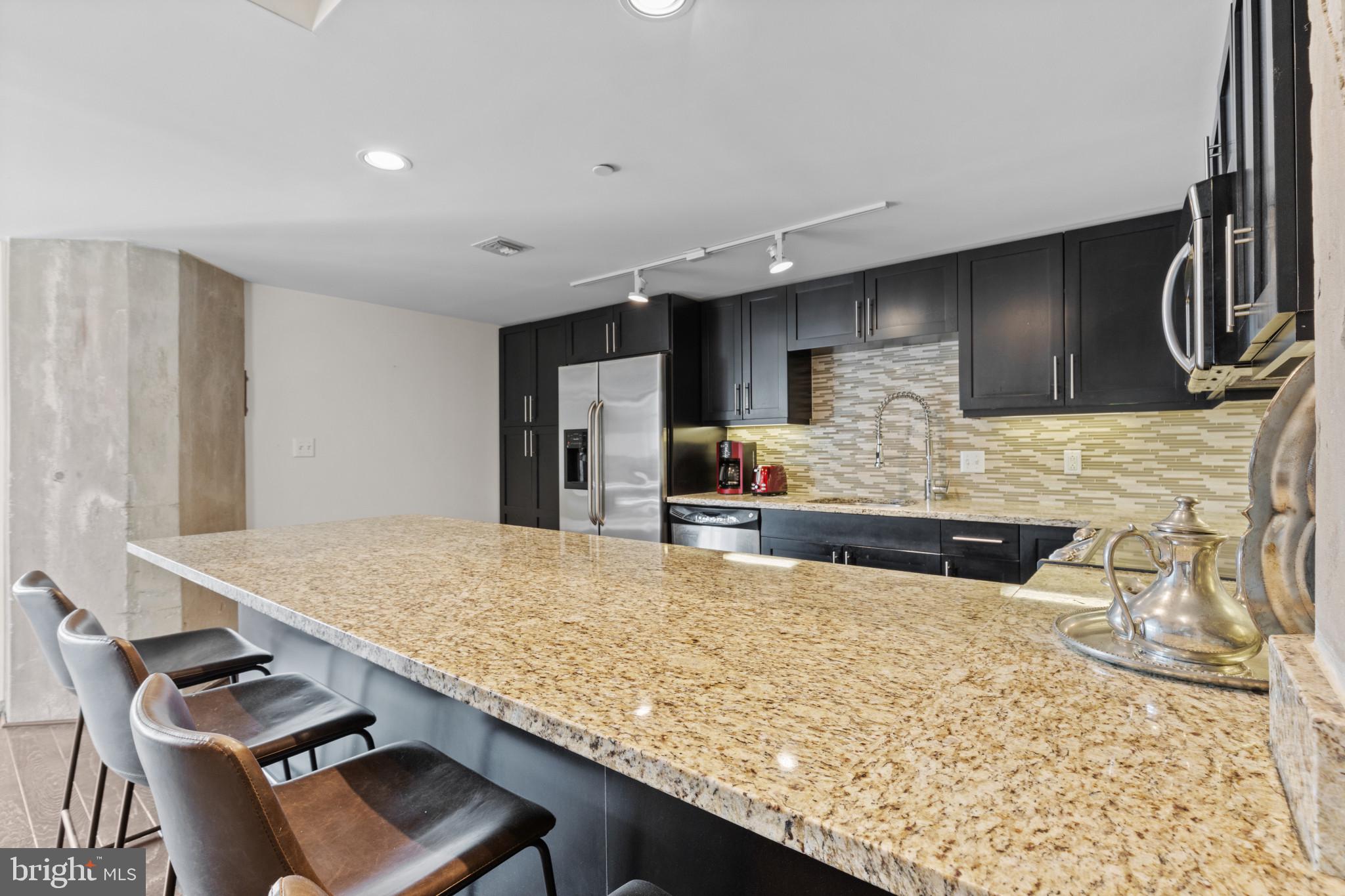 LOCUST POINT - Residential