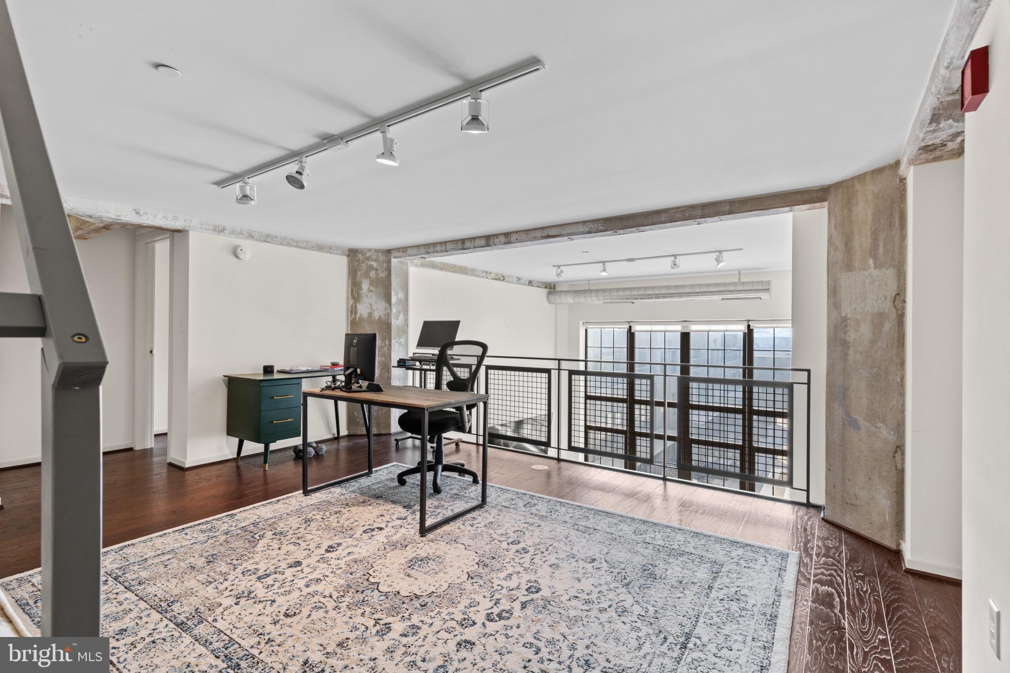 LOCUST POINT - Residential
