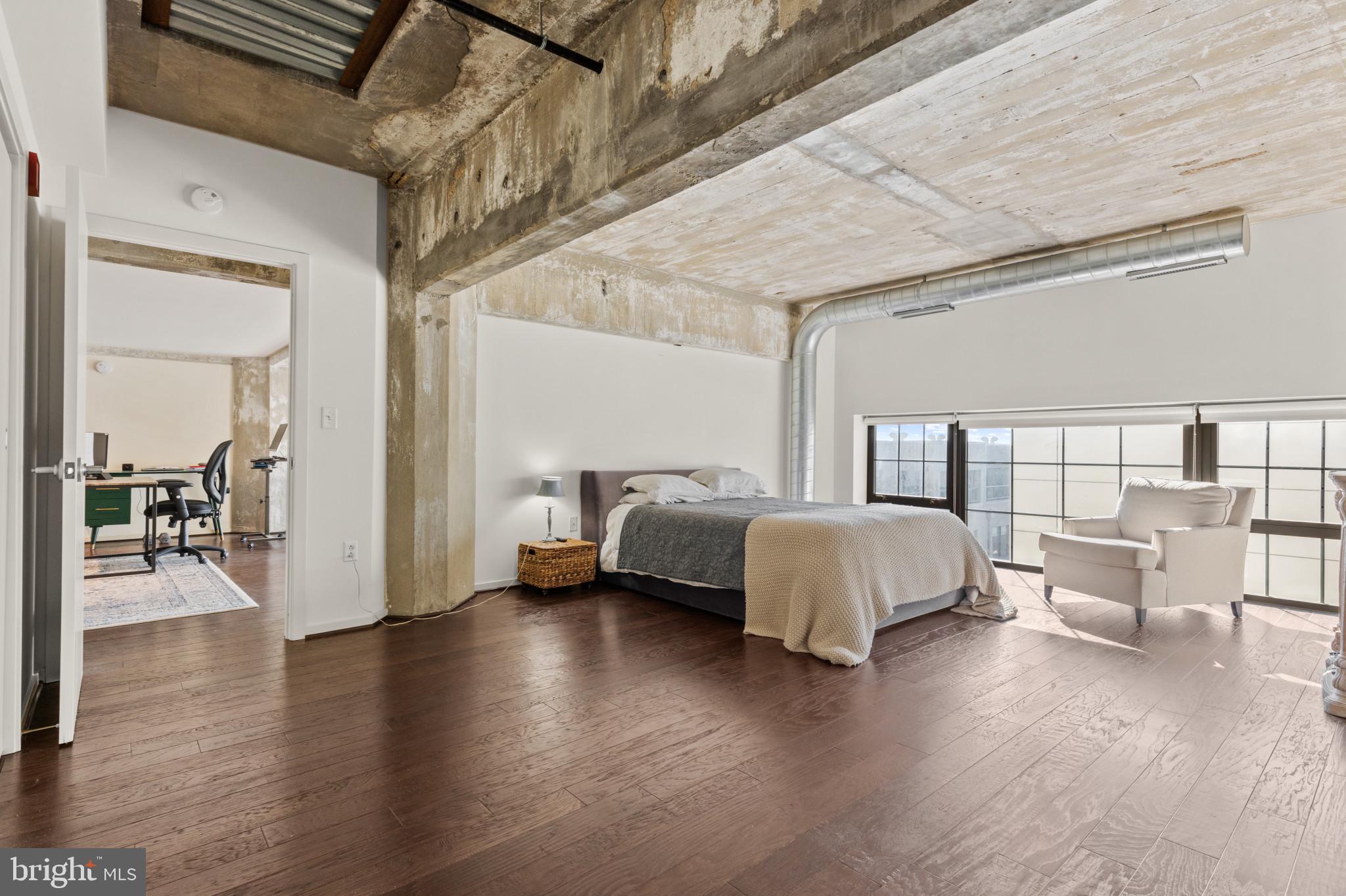 LOCUST POINT - Residential