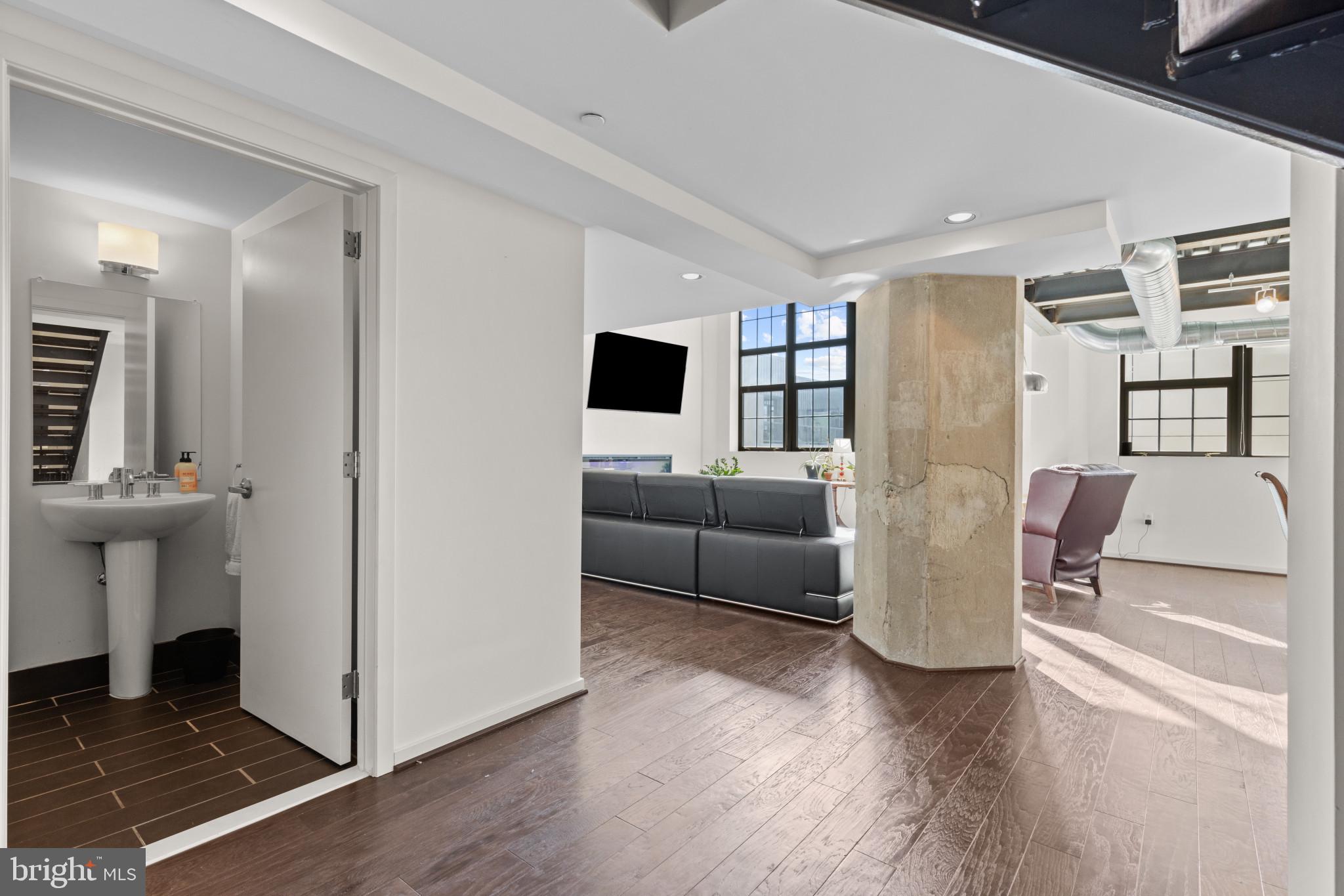 LOCUST POINT - Residential