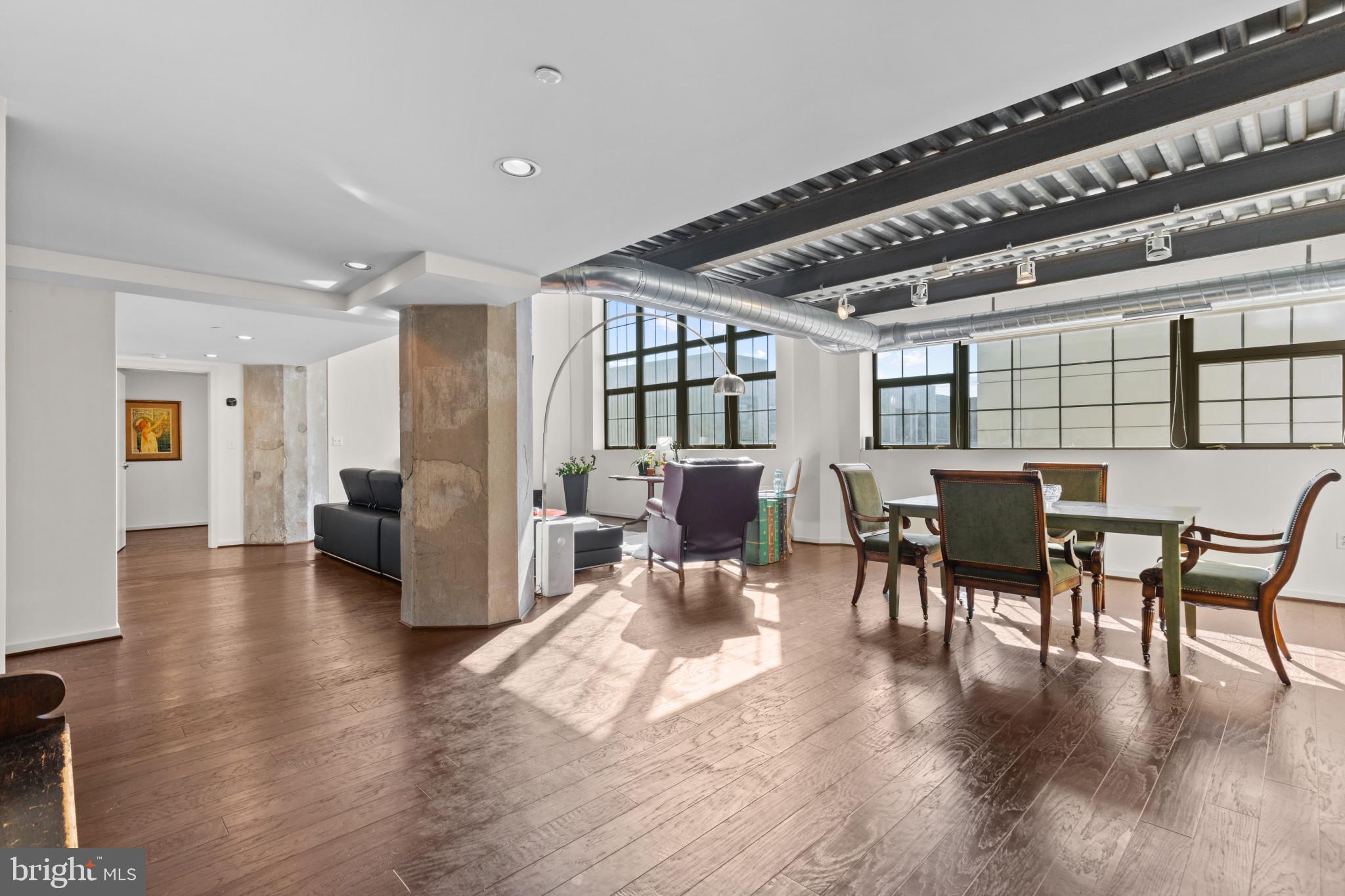 LOCUST POINT - Residential