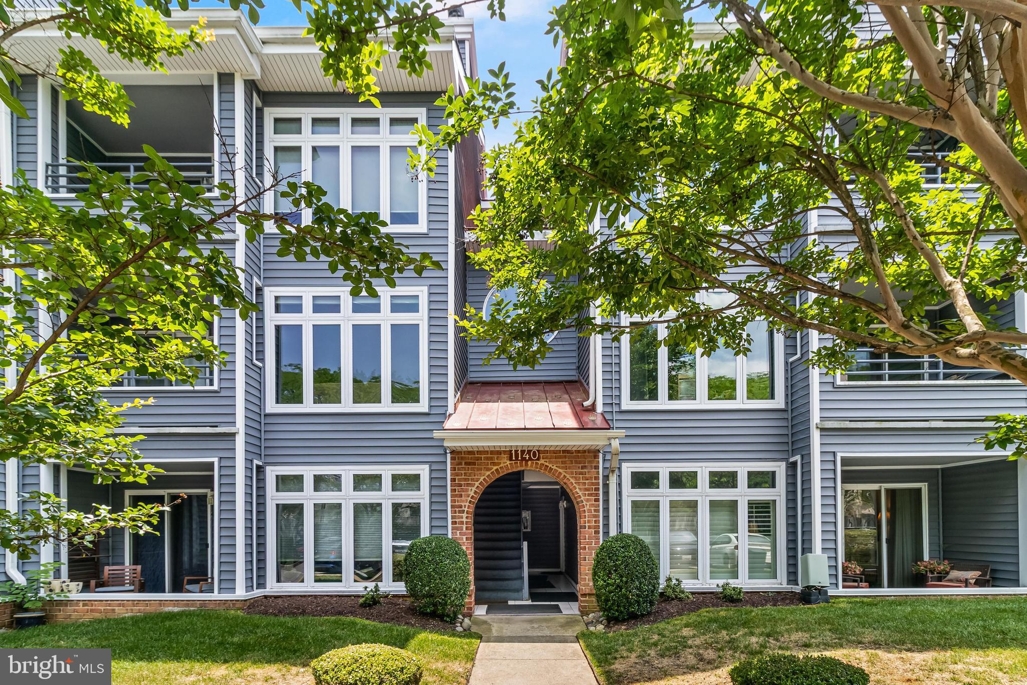 1140 LAKE HERON 2A
