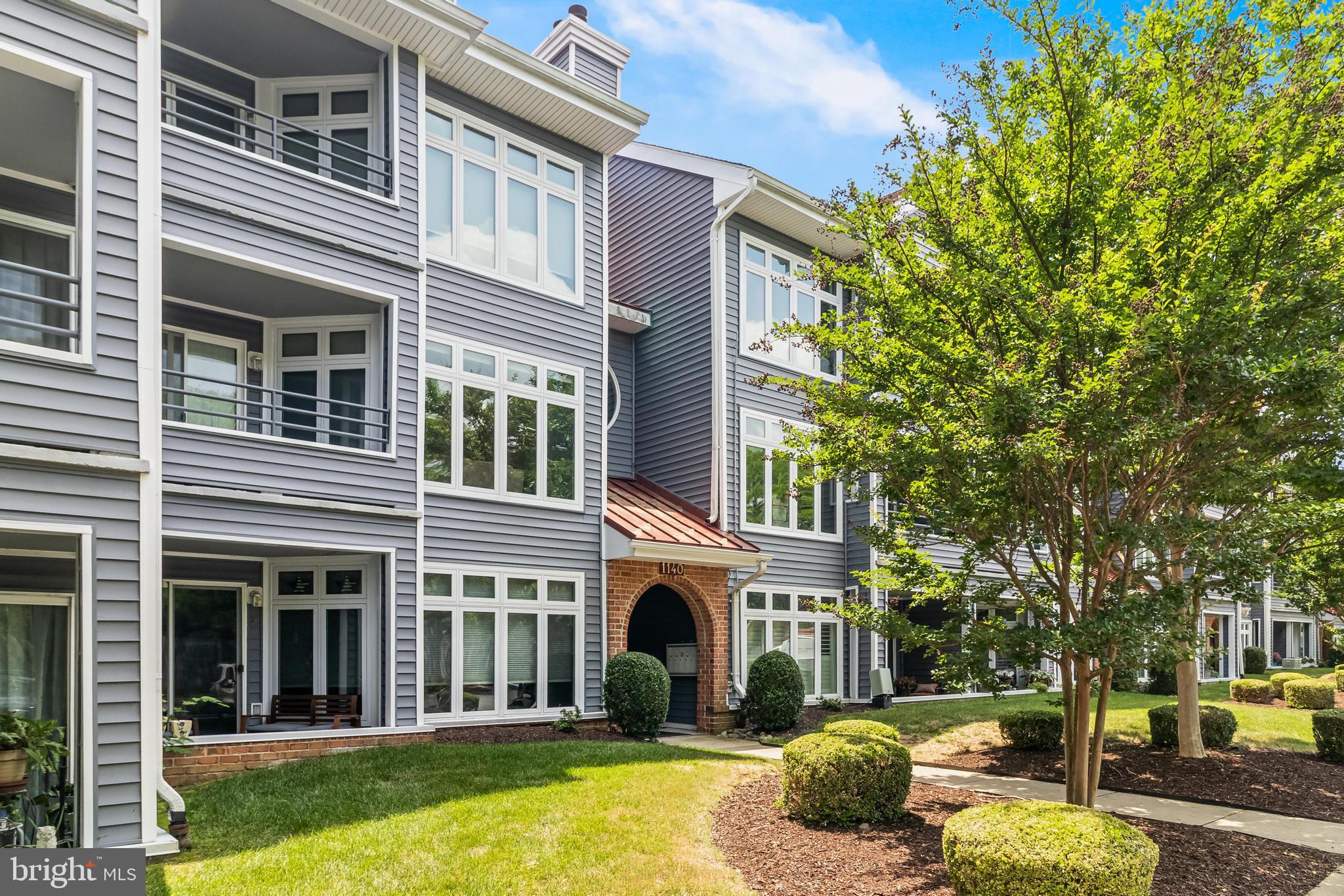 1140 LAKE HERON 2A