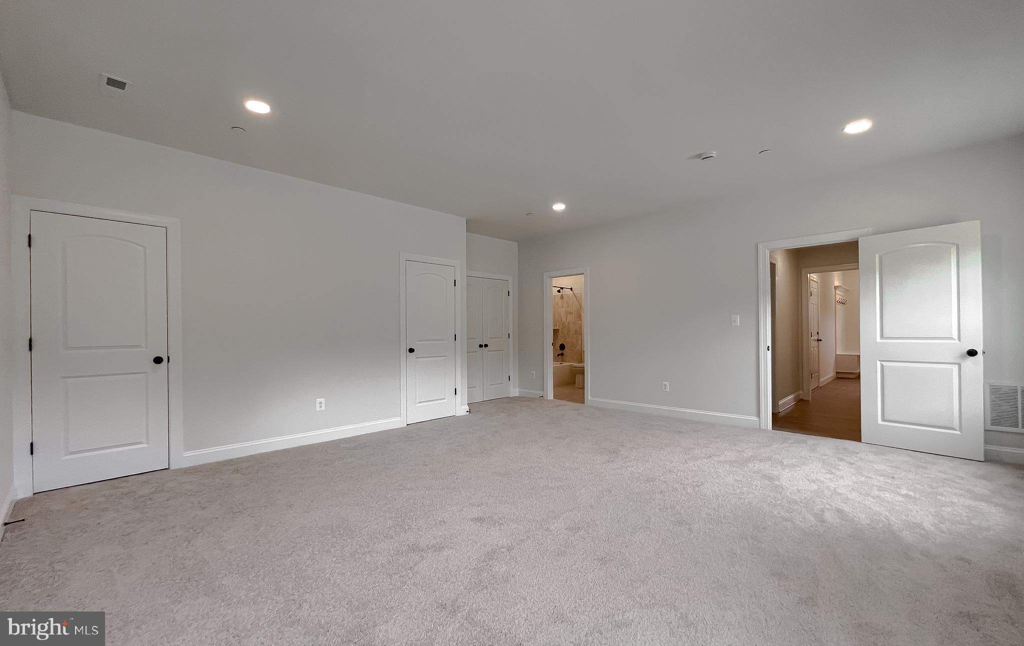 MEADOWS AT TOWN RUN II - Residential