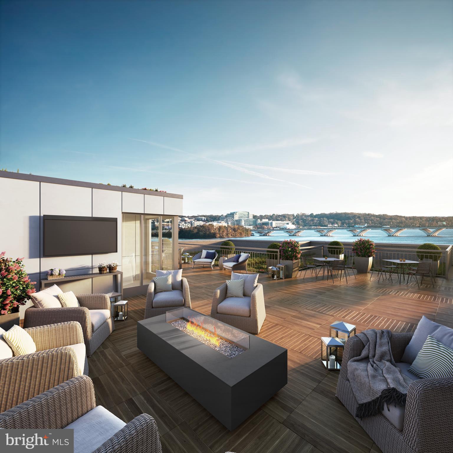 OLD TOWN ALEXANDRIA - Residential