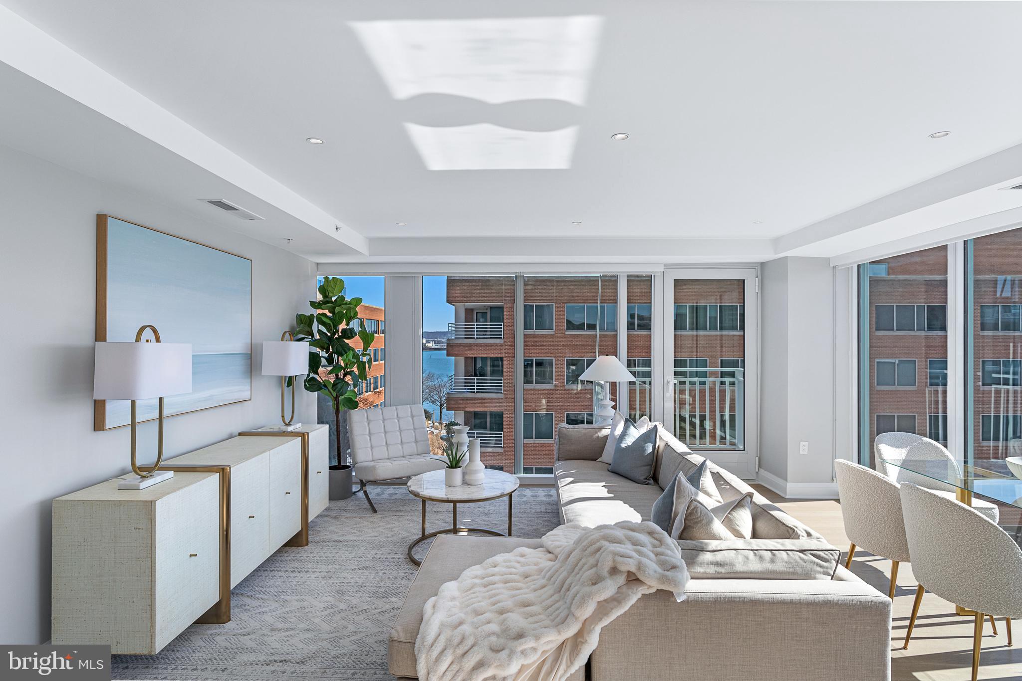 OLD TOWN ALEXANDRIA - Residential