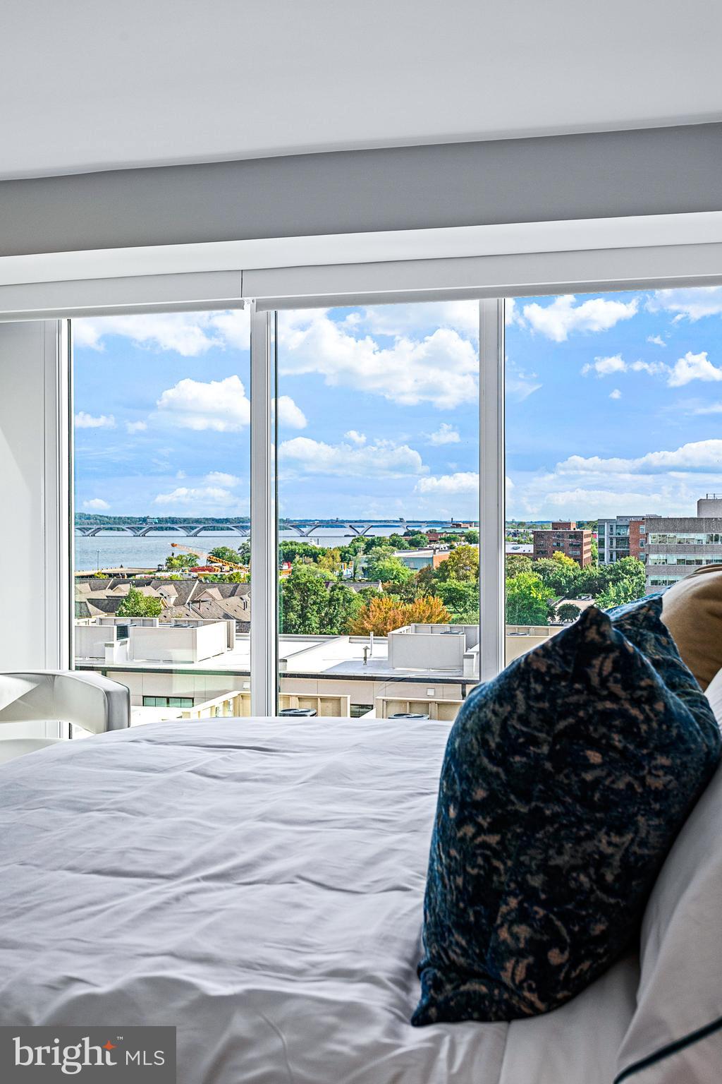 OLD TOWN ALEXANDRIA - Residential