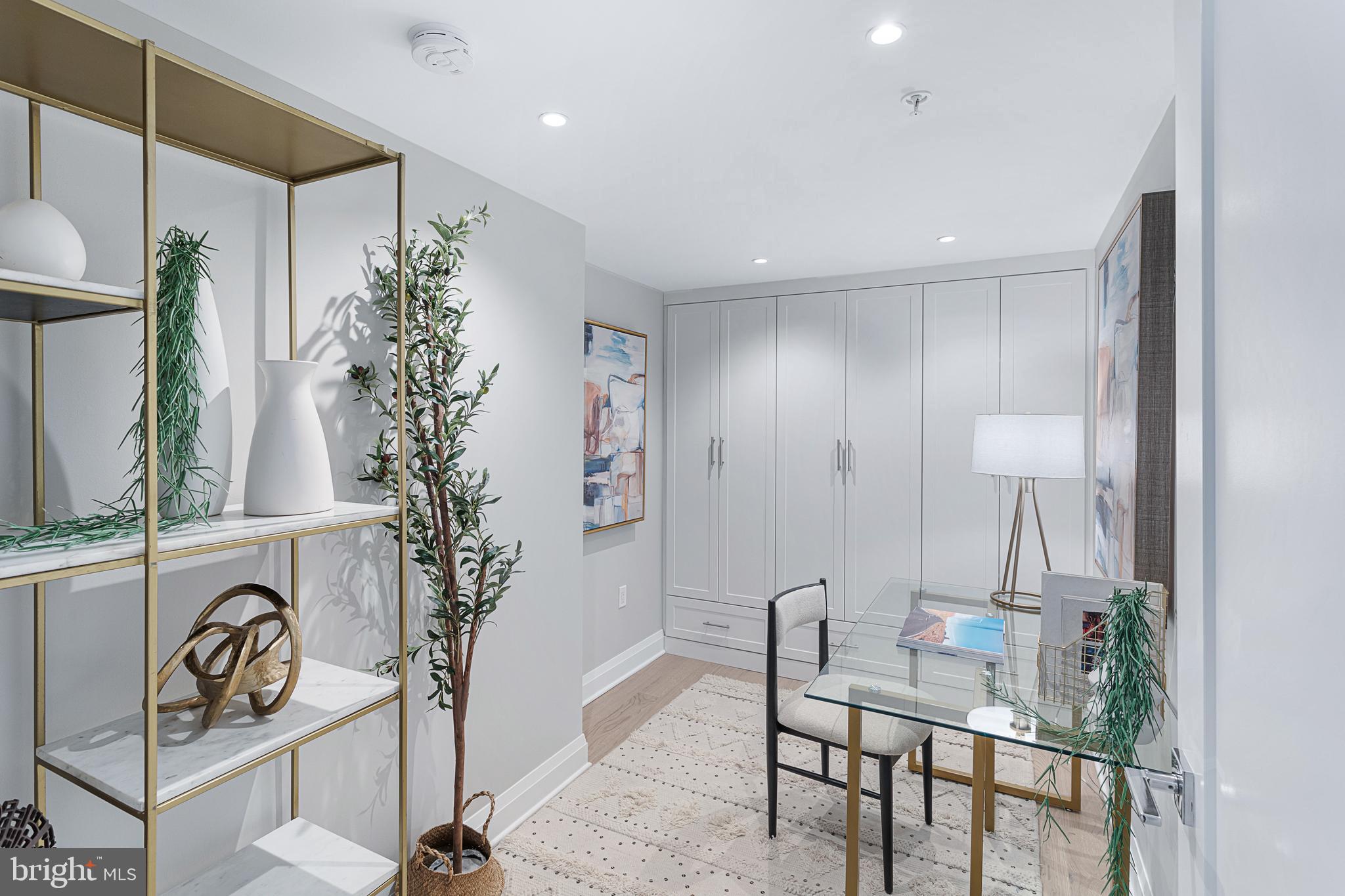 OLD TOWN ALEXANDRIA - Residential