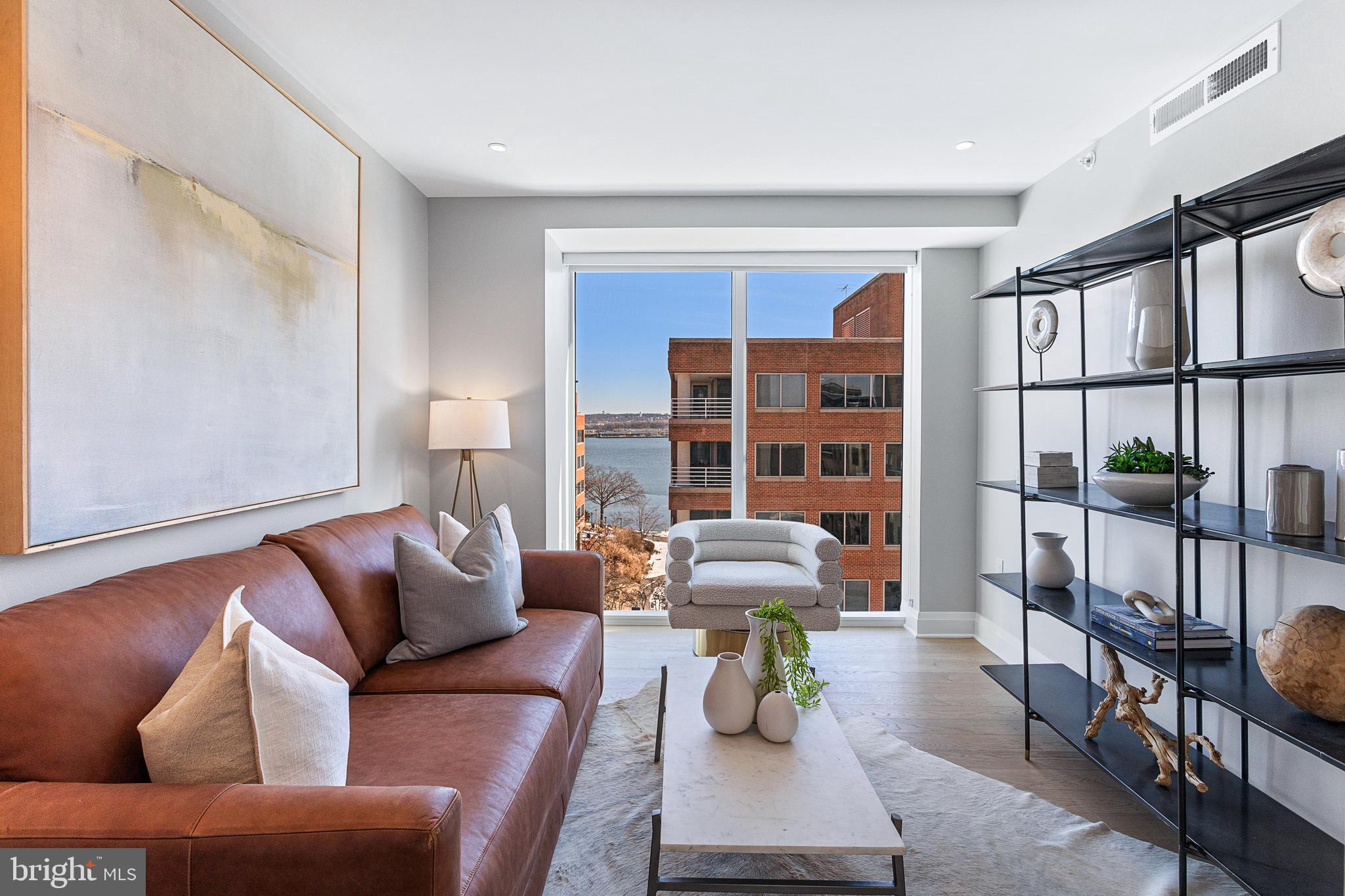 OLD TOWN ALEXANDRIA - Residential