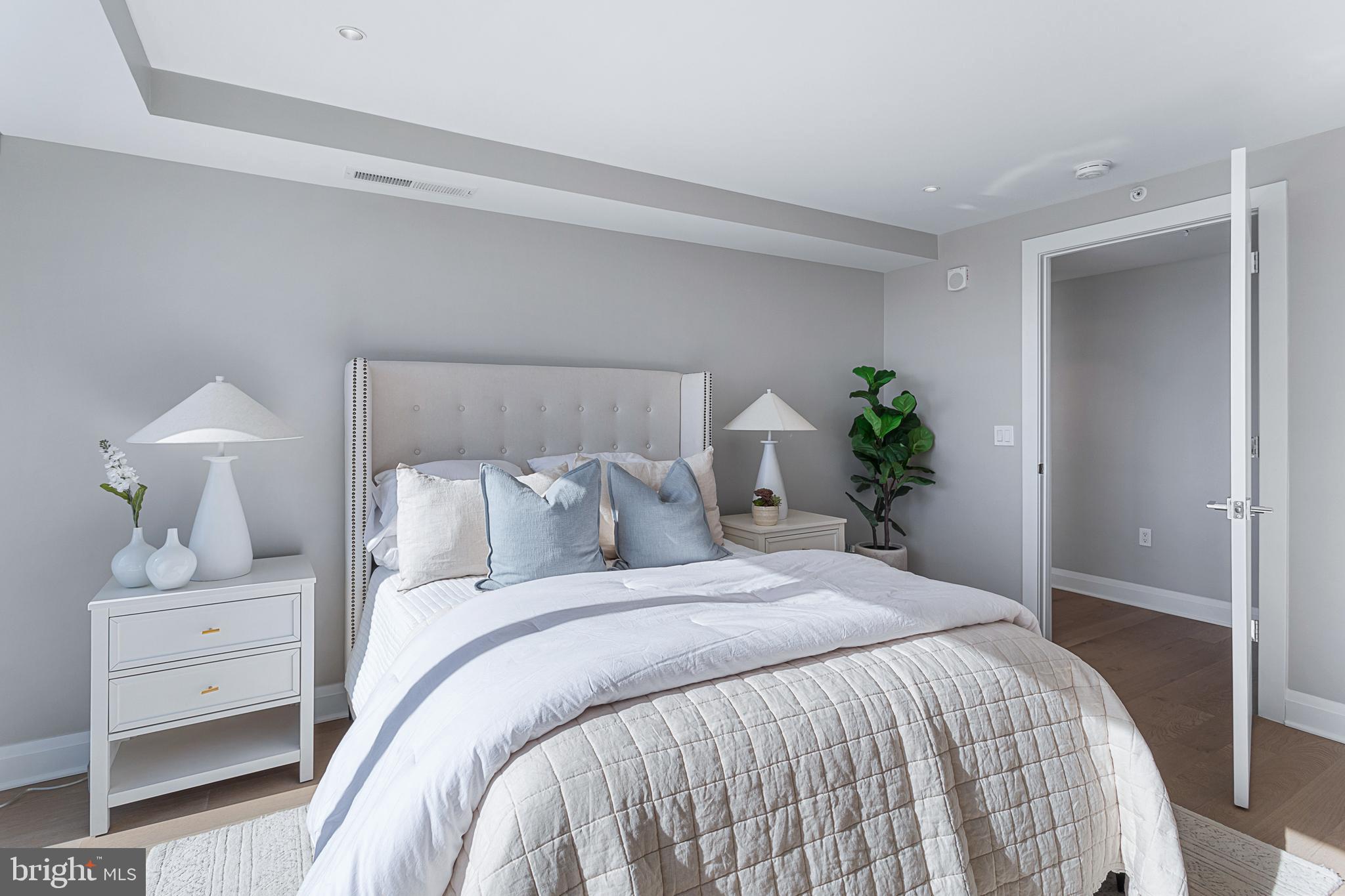 OLD TOWN ALEXANDRIA - Residential