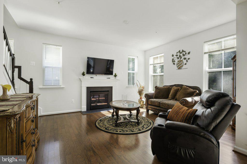 WINDSOR MANOR - Residential