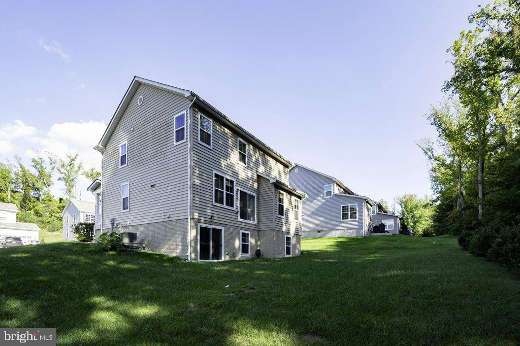 WINDSOR MANOR - Residential