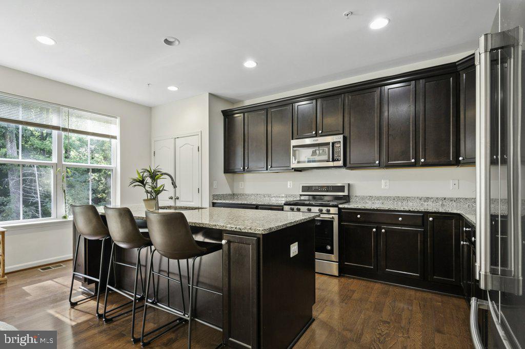 WINDSOR MANOR - Residential