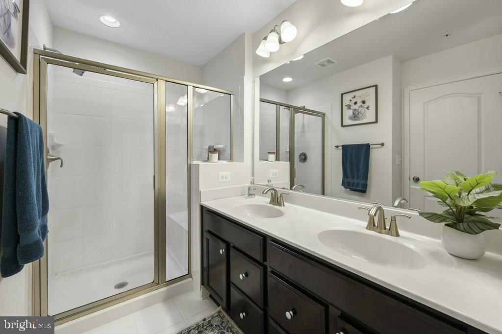 WINDSOR MANOR - Residential